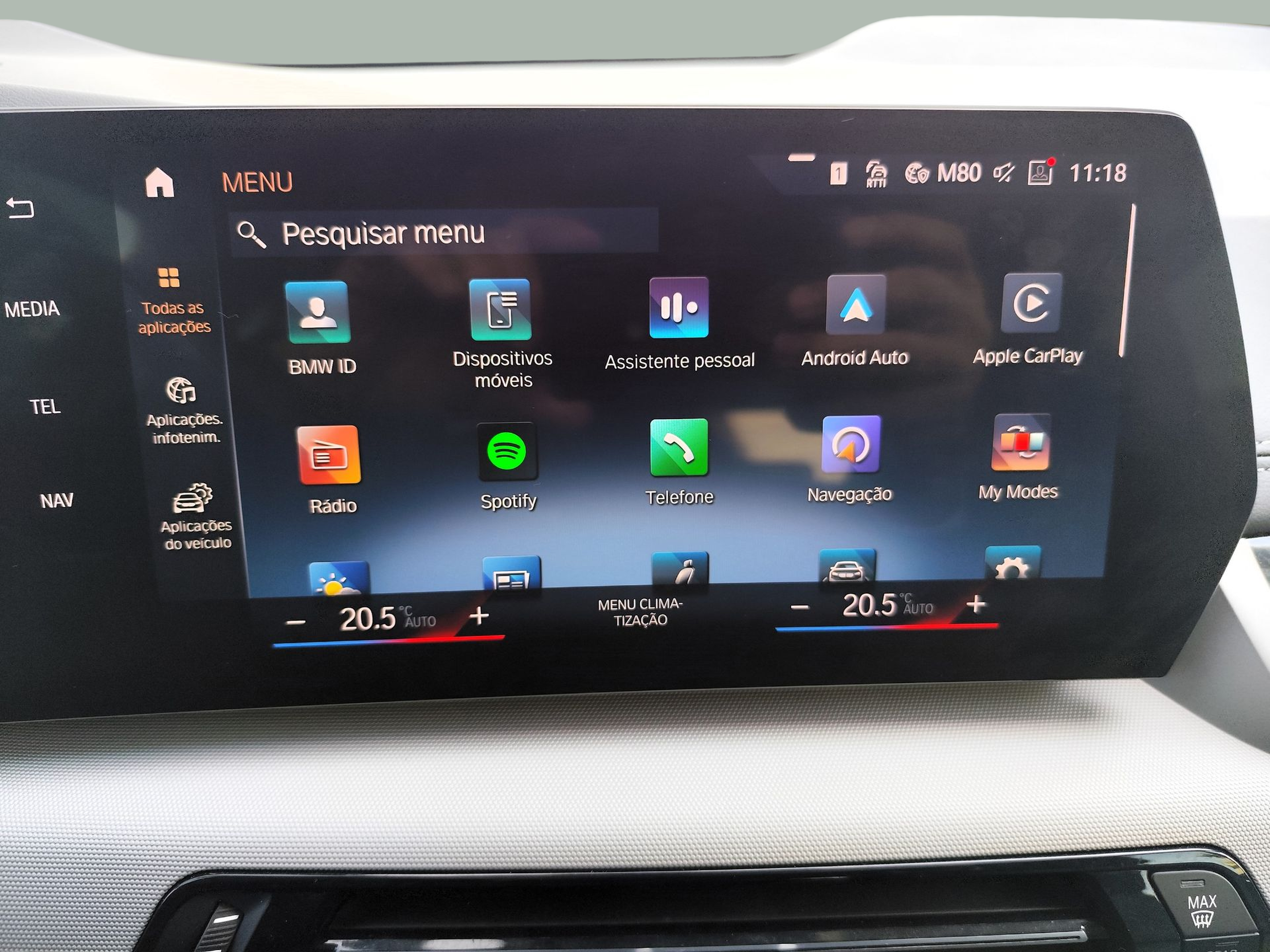 BMW Série 2 218i Active Tourer color Blanco. Año 2024. 100KW(136CV). Gasolina. En concesionario Santogal Oeiras de Oeiras