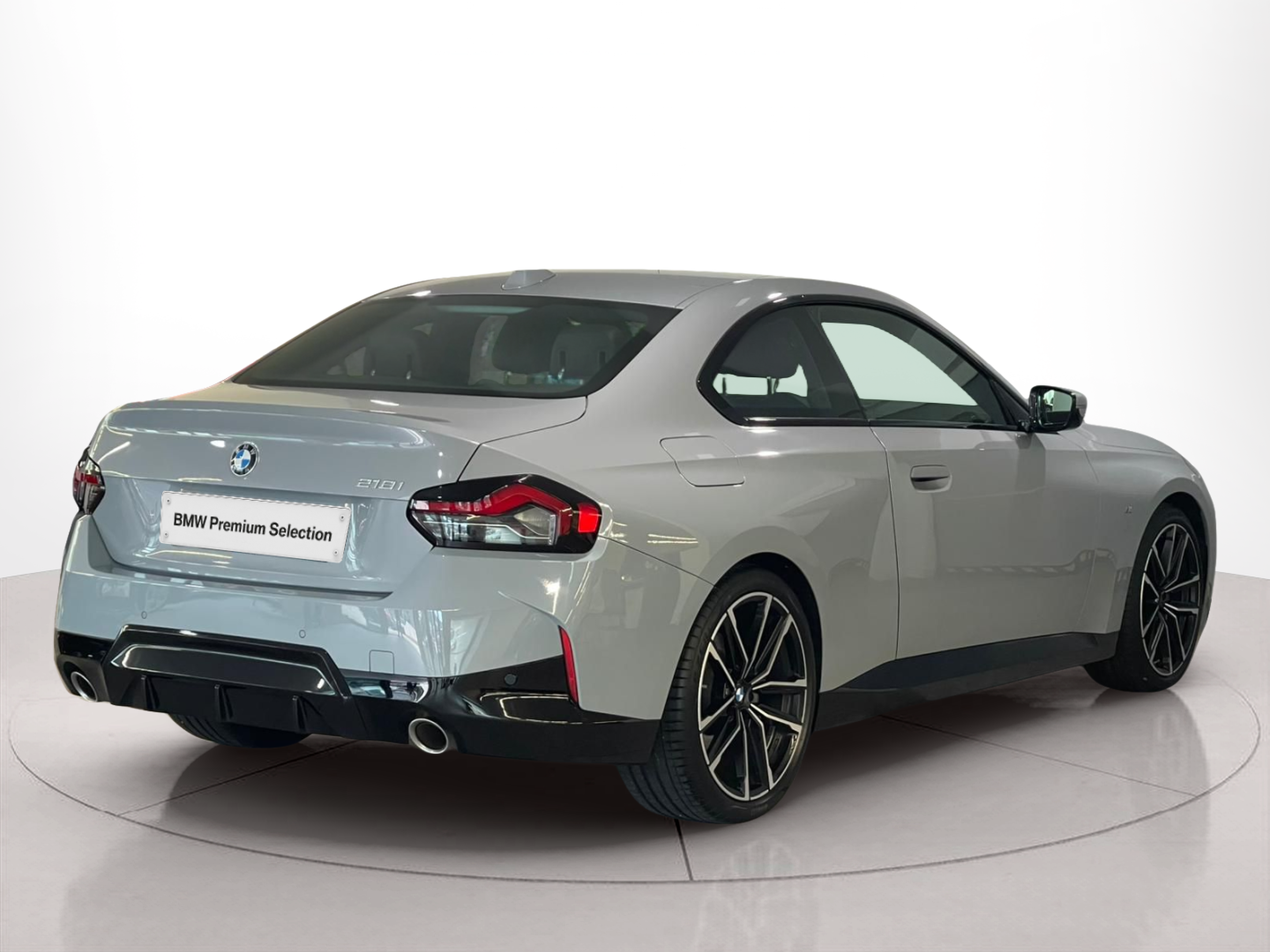 BMW Série 2 218i Coupé color Gris. Año 2024. 115KW(156CV). Gasolina. En concesionario Santogal Carnaxide de Oeiras