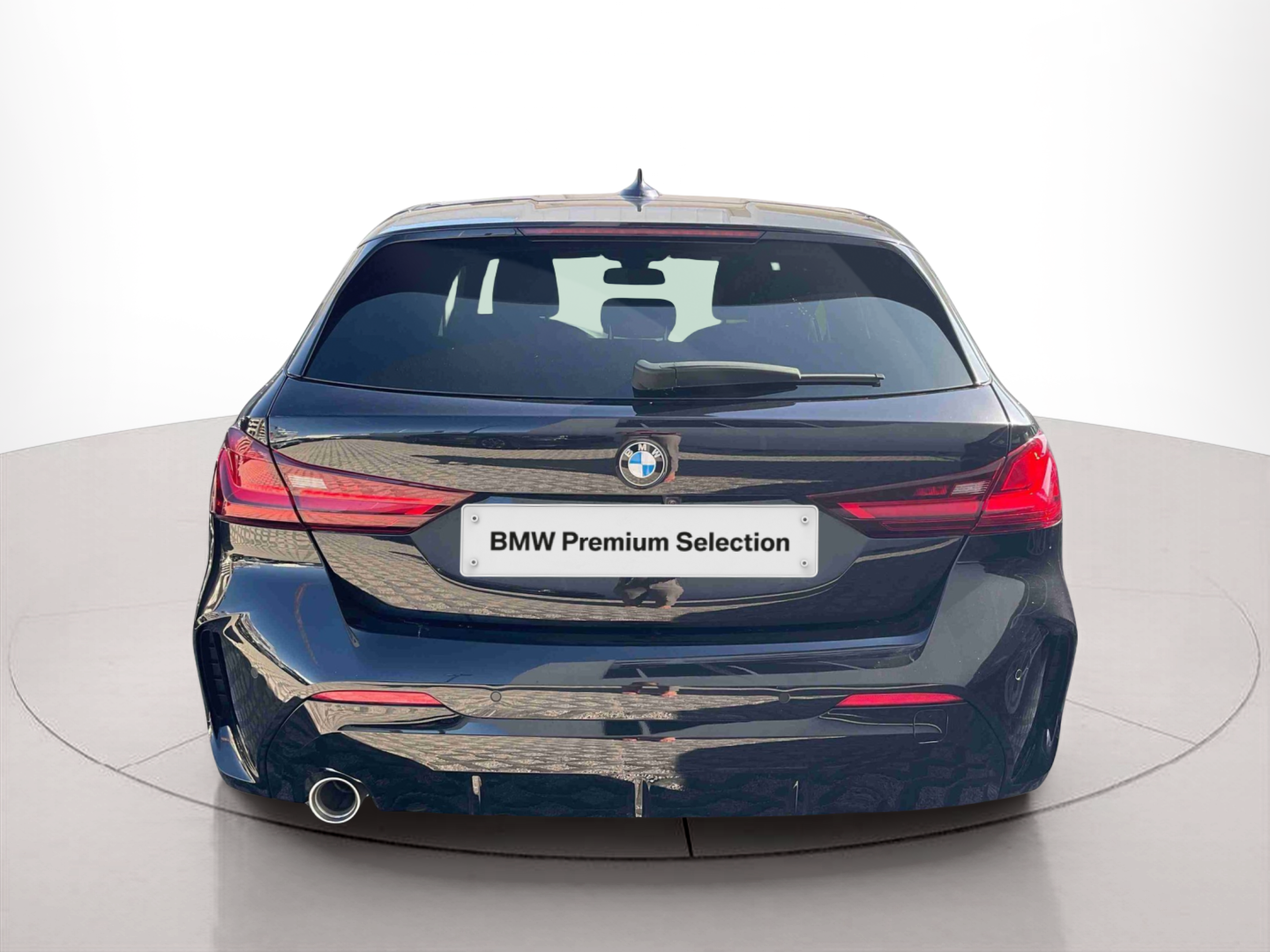 Fotos de BMW Série 1 116d color Negro. Año 2024. 85KW(116CV). Diesel. En concesionario Santogal Setúbal de Setúbal