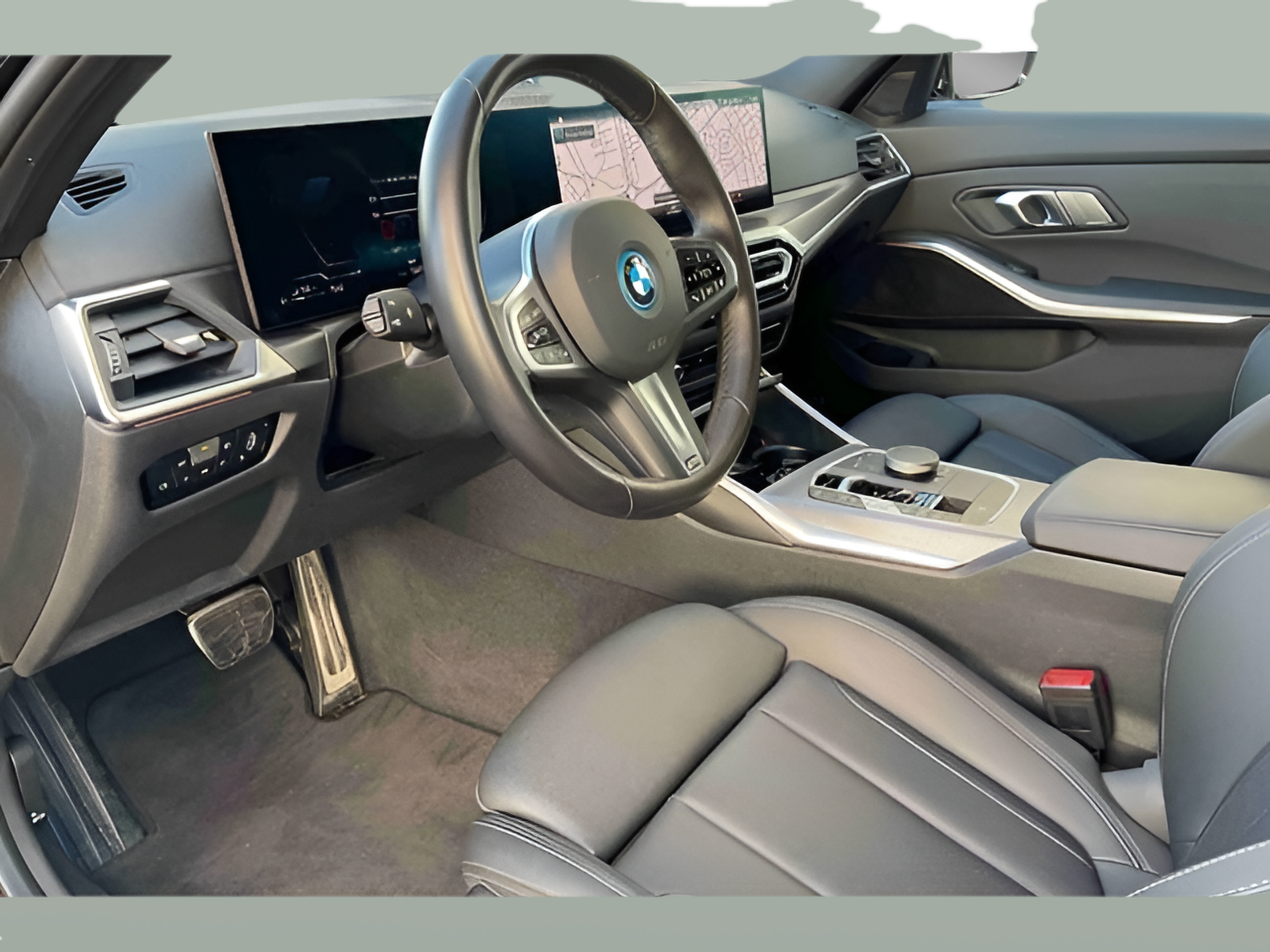 BMW Série 3 320e Touring color Negro. Año 2024. 150KW(204CV). Elétrico / Gasolina Híbrido. En concesionario Santogal Setúbal de Setúbal