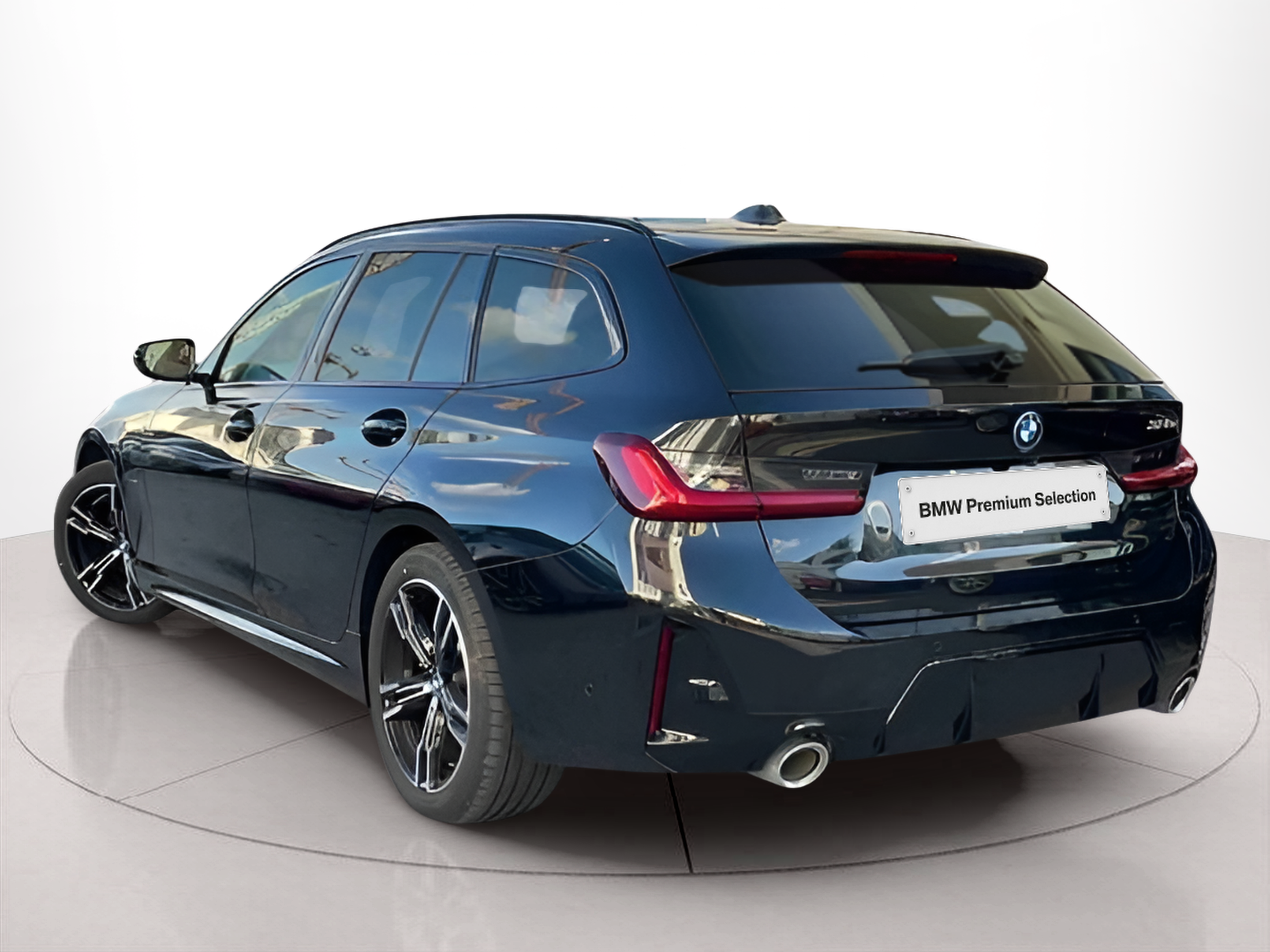 BMW Série 3 320e Touring color Negro. Año 2024. 150KW(204CV). Elétrico / Gasolina Híbrido. En concesionario Santogal Setúbal de Setúbal