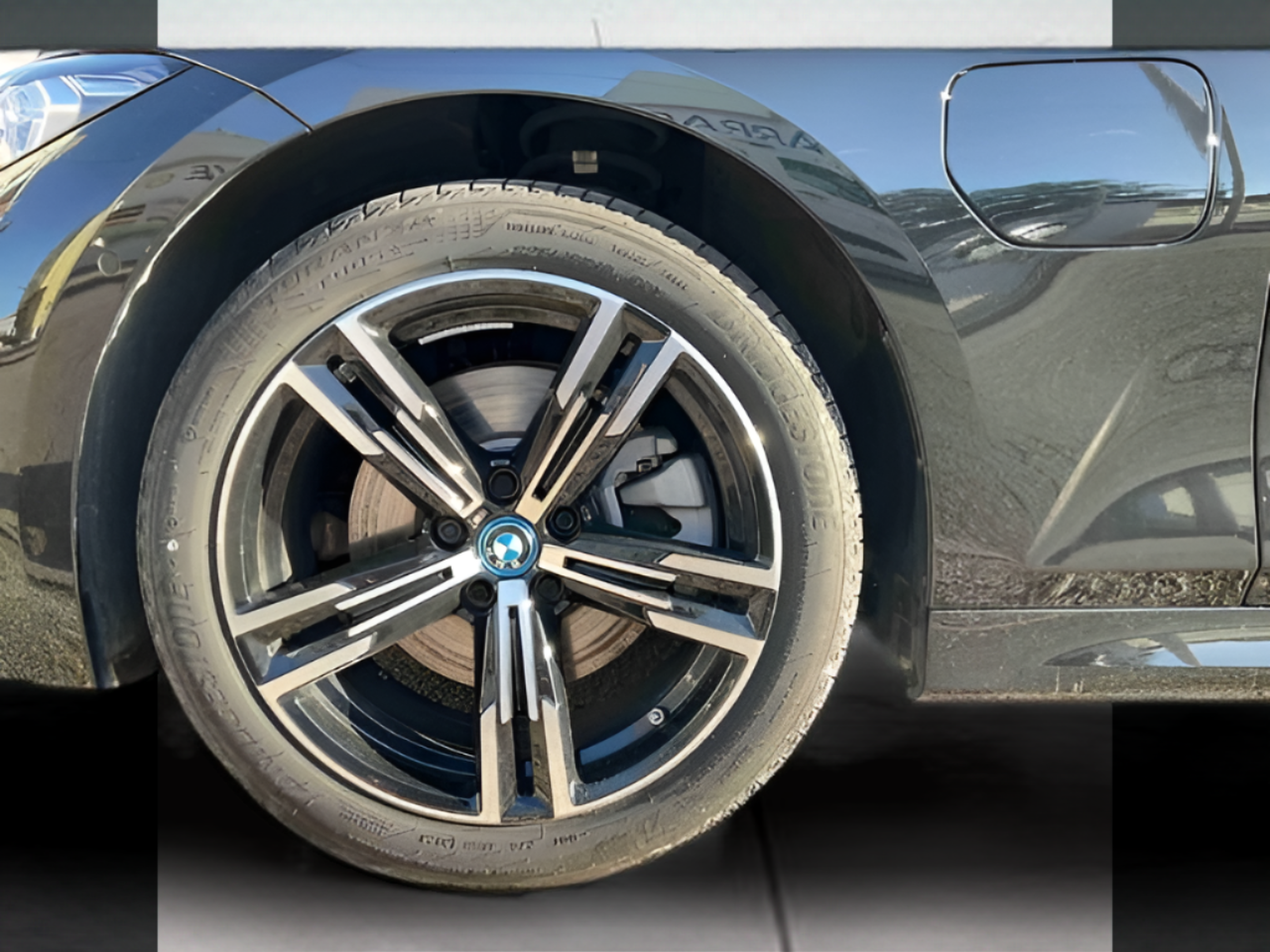 BMW Série 3 320e Touring color Negro. Año 2024. 150KW(204CV). Elétrico / Gasolina Híbrido. En concesionario Santogal Setúbal de Setúbal