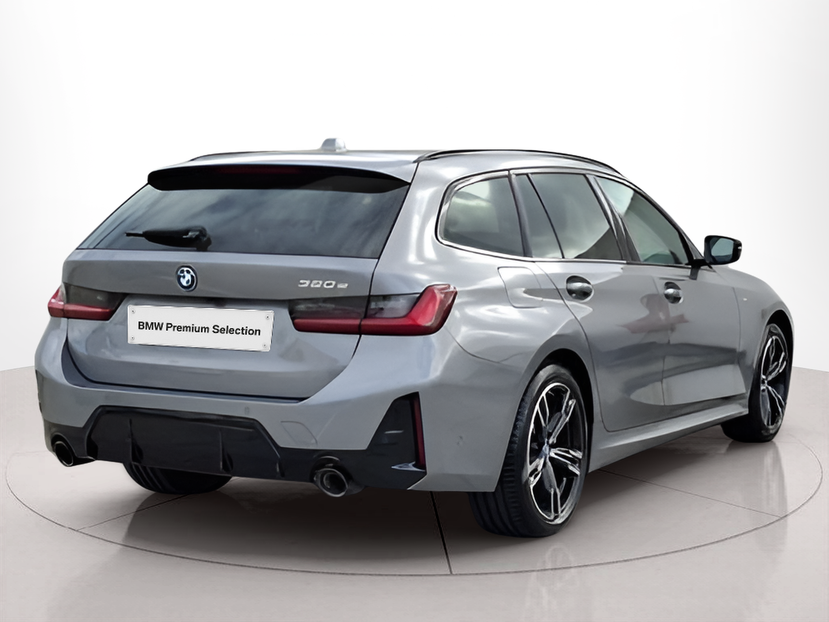 BMW Série 3 320e Touring color Gris. Año 2024. 150KW(204CV). Elétrico / Gasolina Híbrido. En concesionario Santogal Carnaxide de Oeiras