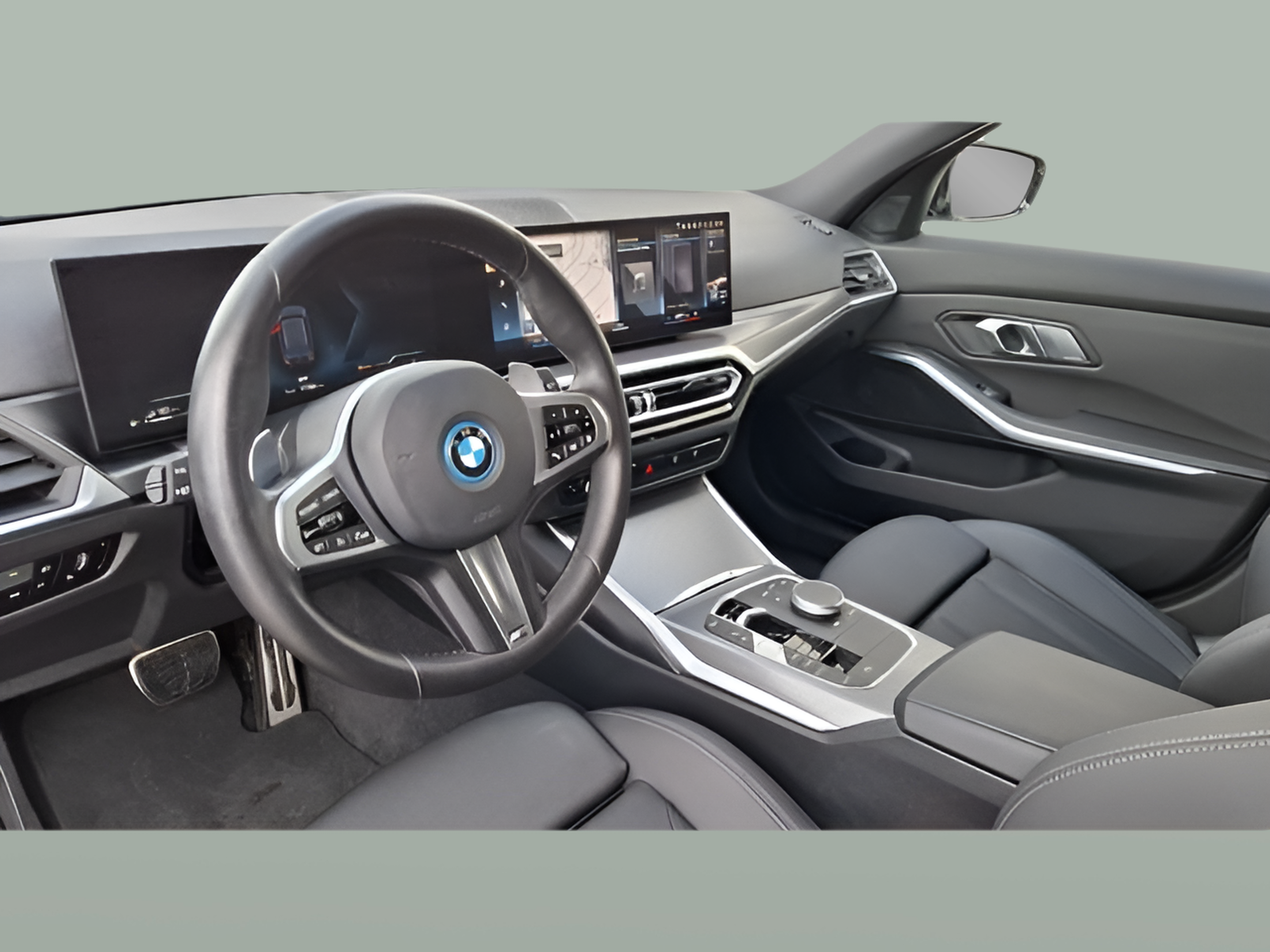 BMW Série 3 320e Touring color Gris. Año 2024. 150KW(204CV). Elétrico / Gasolina Híbrido. En concesionario Santogal Carnaxide de Oeiras