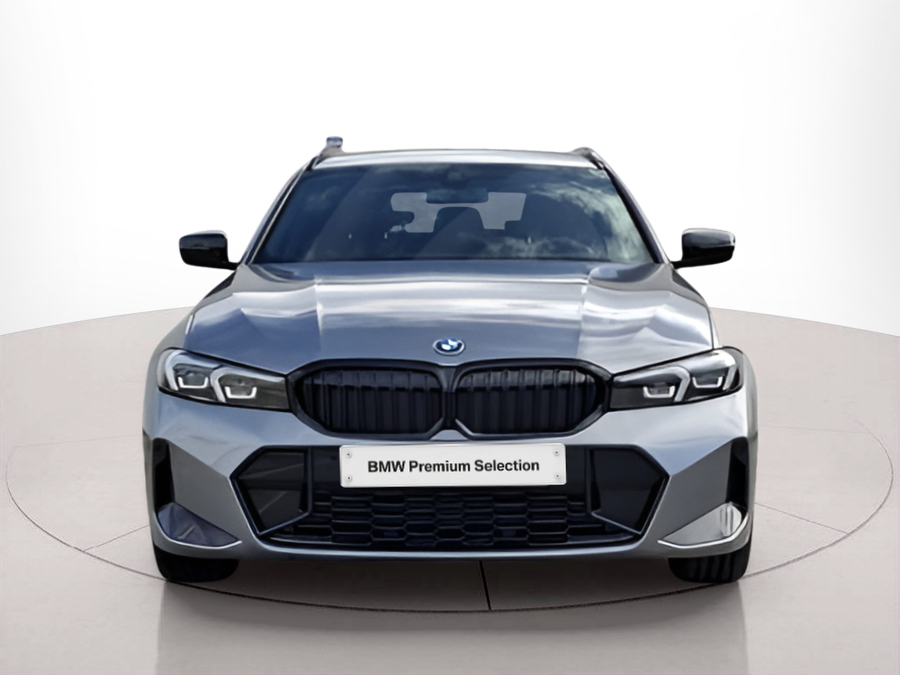 Fotos de BMW Série 3 320e Touring color Gris. Año 2024. 150KW(204CV). Elétrico / Gasolina Híbrido. En concesionario Santogal Carnaxide de Oeiras