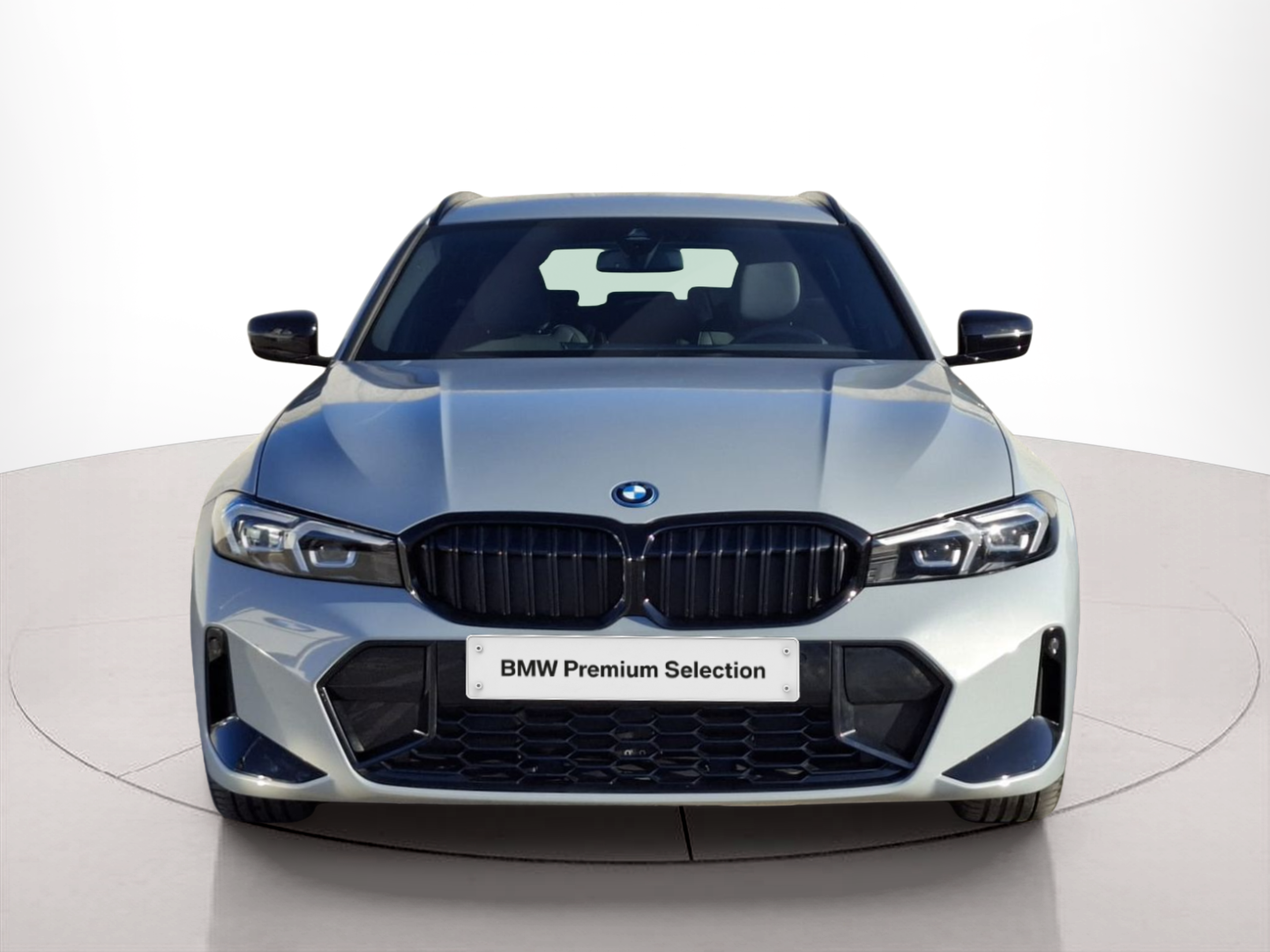 Fotos de BMW Série 3 320e Touring color Gris. Año 2024. 150KW(204CV). Elétrico / Gasolina Híbrido. En concesionario Santogal Carnaxide de Oeiras
