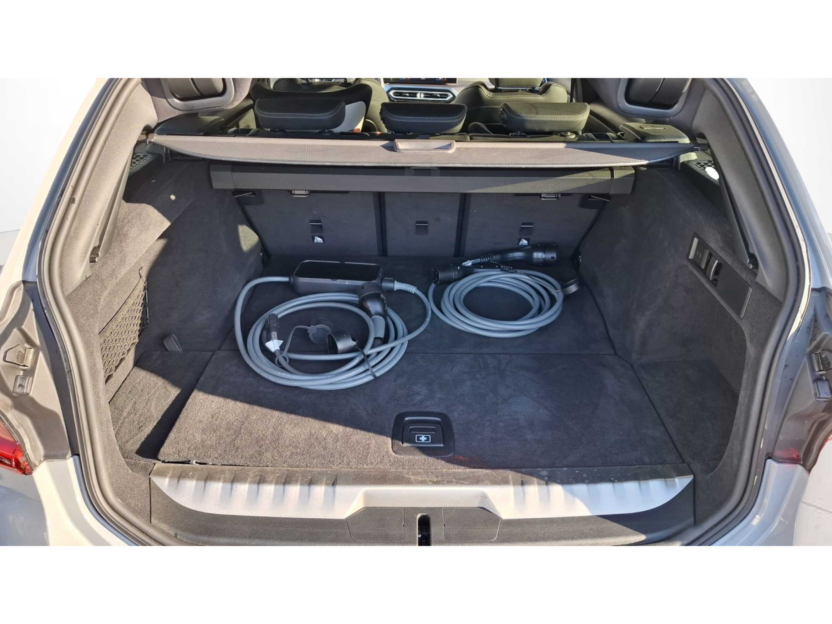 BMW Série 3 320e Touring color Gris. Año 2024. 150KW(204CV). Elétrico / Gasolina Híbrido. En concesionario Santogal Carnaxide de Oeiras