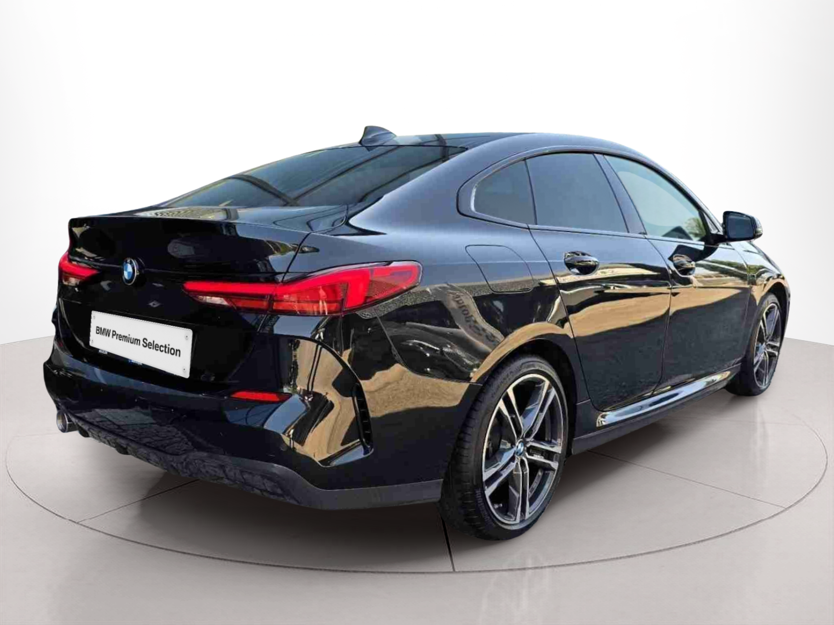 BMW Série 2 216d Gran Coupe color Negro. Año 2024. 85KW(116CV). Diesel. En concesionario Santogal Oeiras de Oeiras