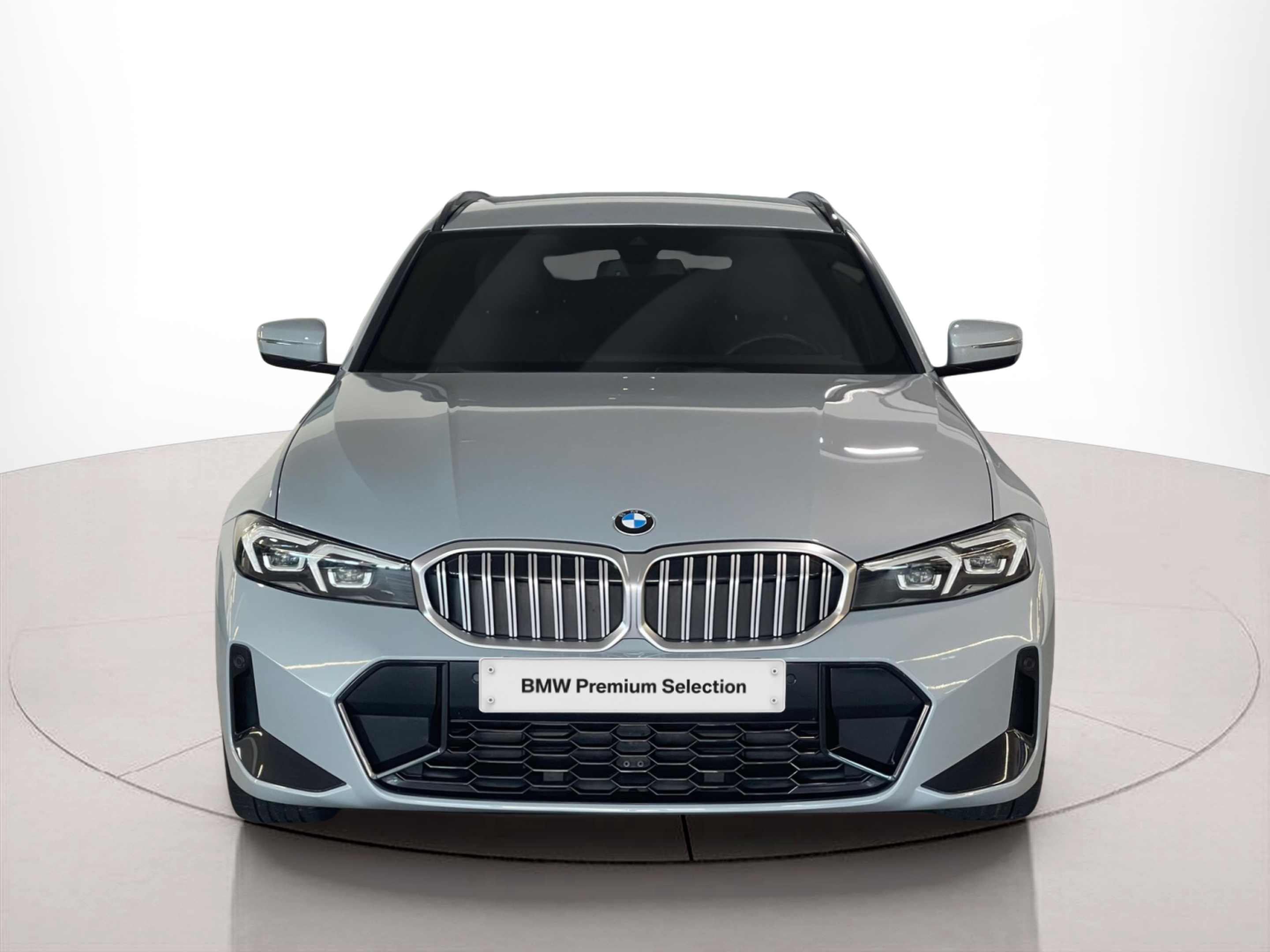 Fotos de BMW Série 3 320d Touring color Gris. Año 2024. 140KW(190CV). Diesel. En concesionario Santogal Carnaxide de Oeiras