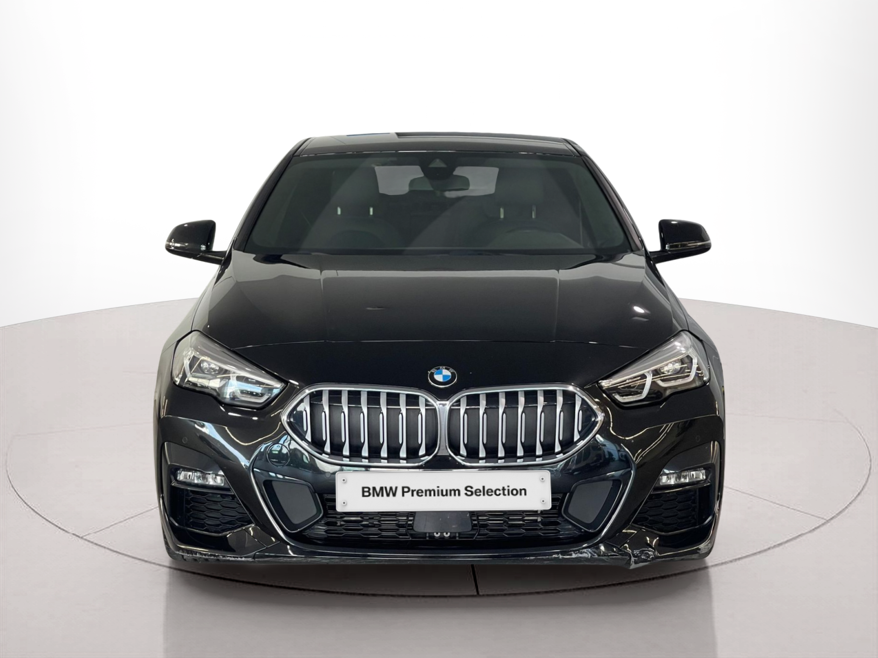 Fotos de BMW Série 2 216d Gran Coupe color Negro. Año 2024. 85KW(116CV). Diesel. En concesionario Santogal Carnaxide de Oeiras