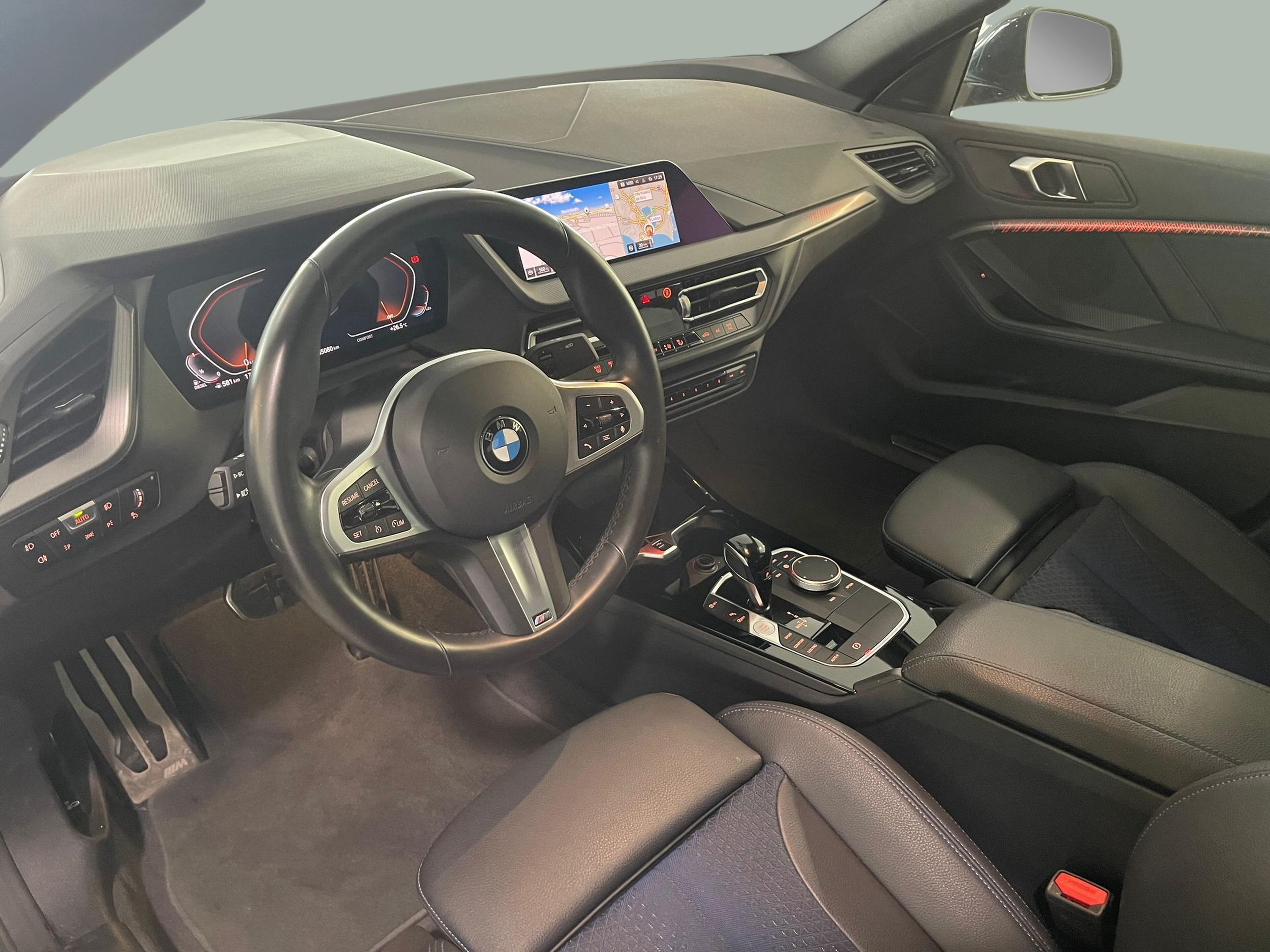 BMW Série 2 216d Gran Coupe color Negro. Año 2024. 85KW(116CV). Diesel. En concesionario Santogal Carnaxide de Oeiras