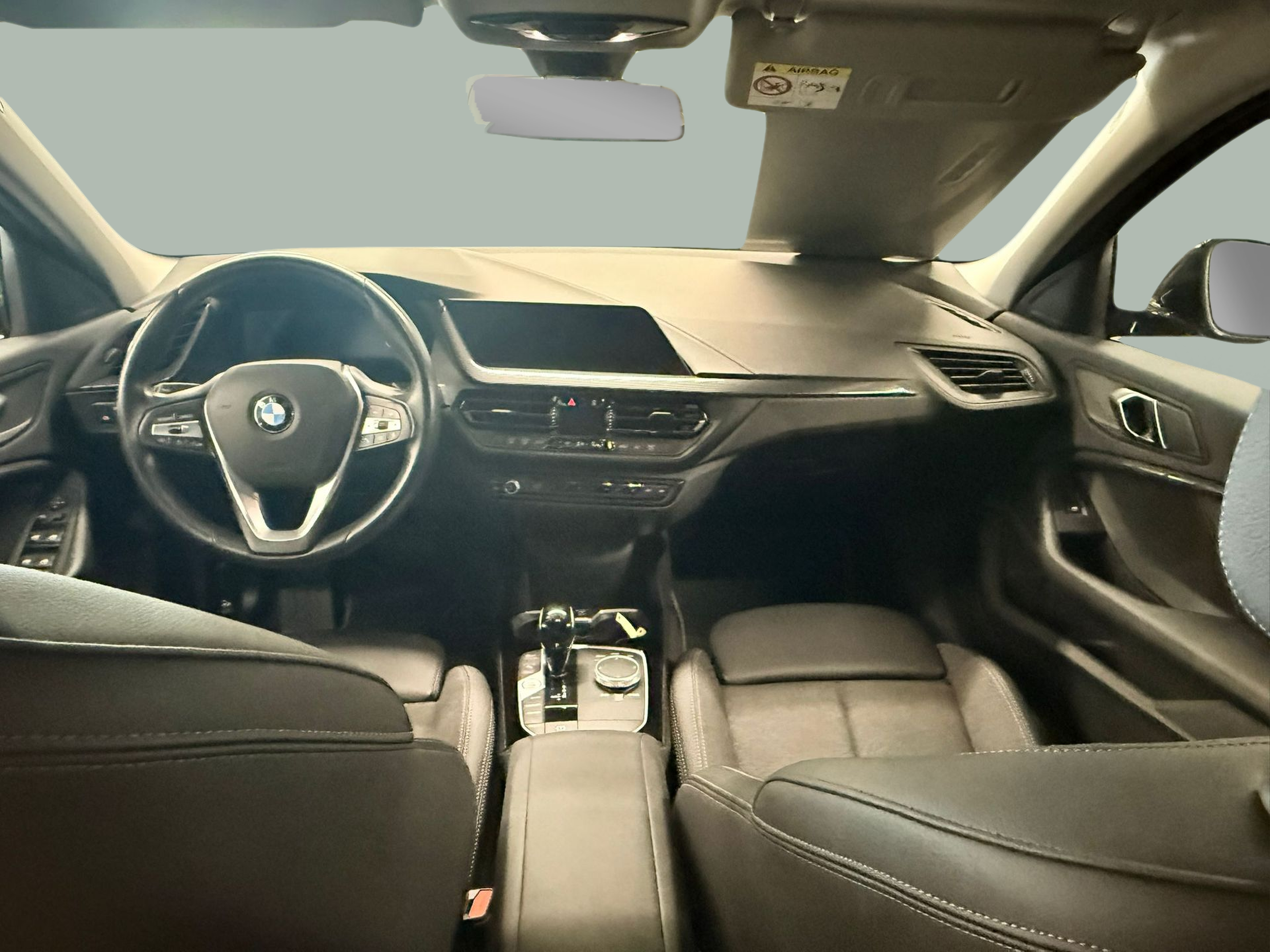 BMW Série 1 116d color Azul. Año 2024. 85KW(116CV). Diesel. En concesionario Santogal Carnaxide de Oeiras