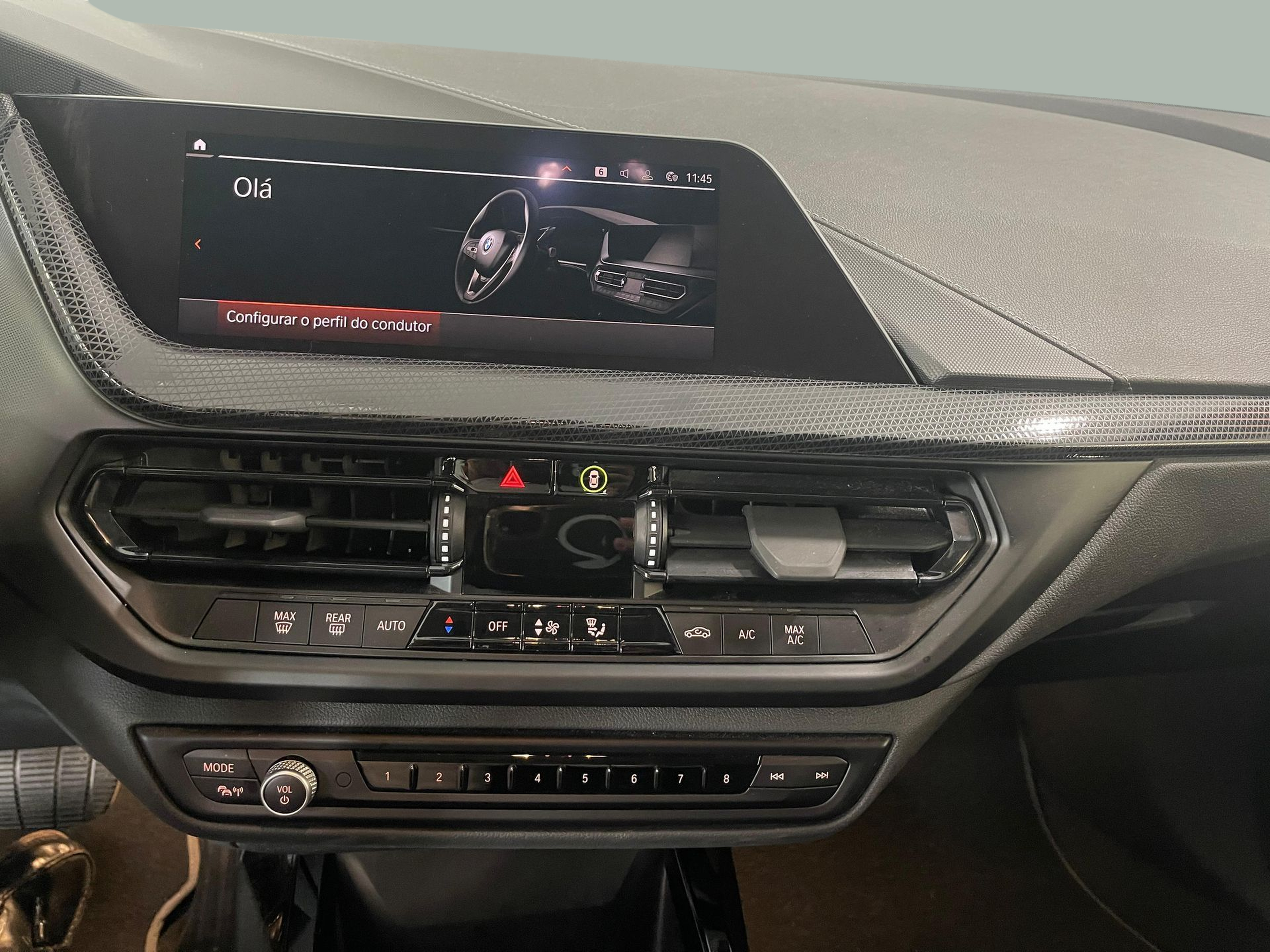 BMW Série 1 116d color Azul. Año 2024. 85KW(116CV). Diesel. En concesionario Santogal Carnaxide de Oeiras