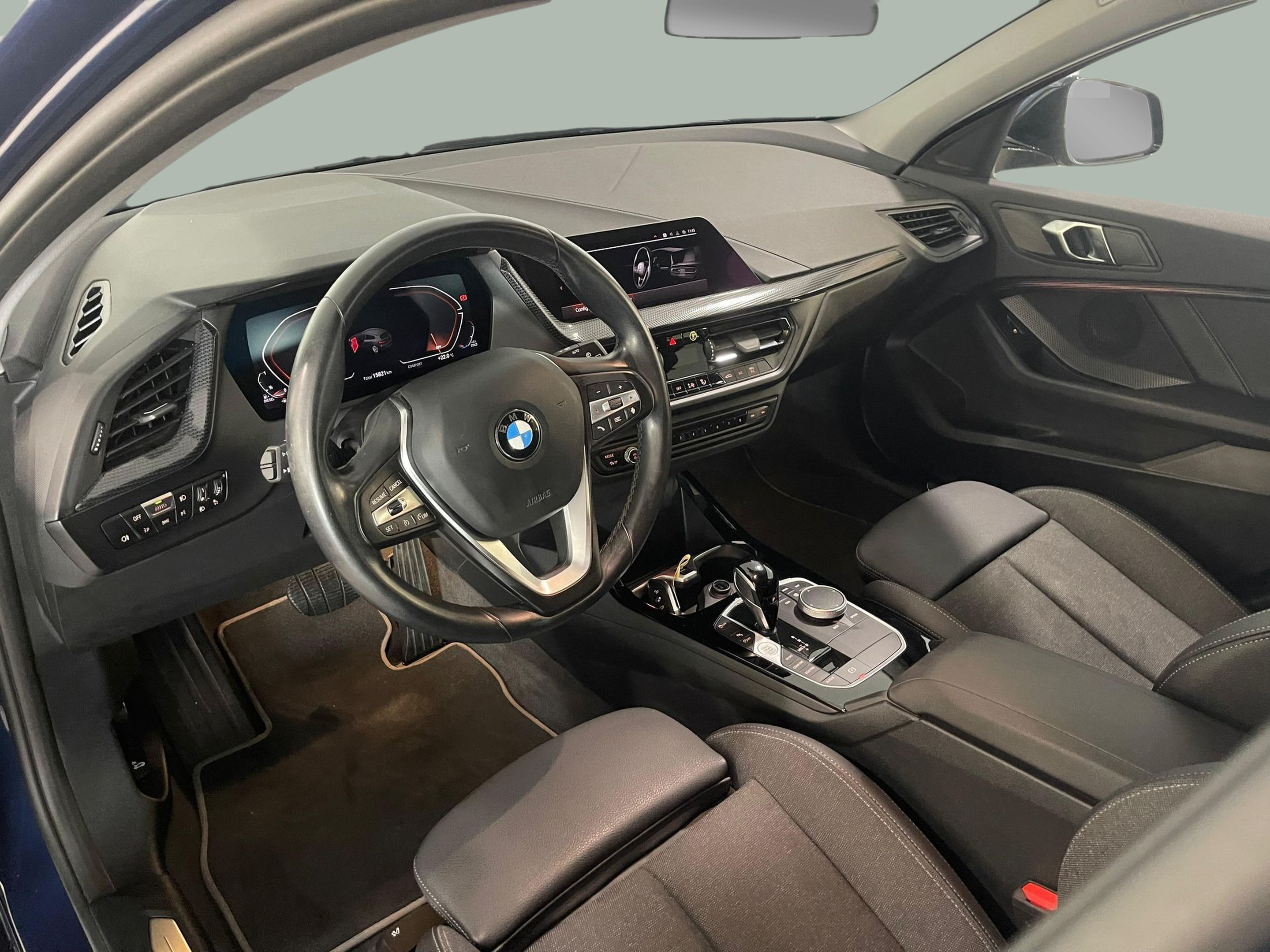 BMW Série 1 116d color Azul. Año 2024. 85KW(116CV). Diesel. En concesionario Santogal Carnaxide de Oeiras