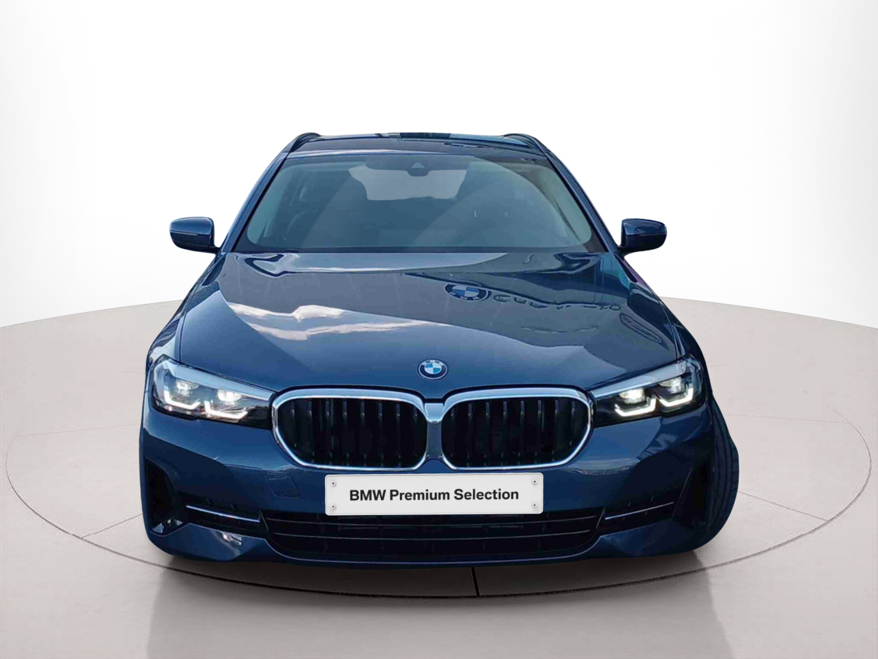 BMW Série 5 520d Touring color Azul. Año 2024. 140KW(190CV). Diesel. En concesionario Santogal Seixal de Seixal