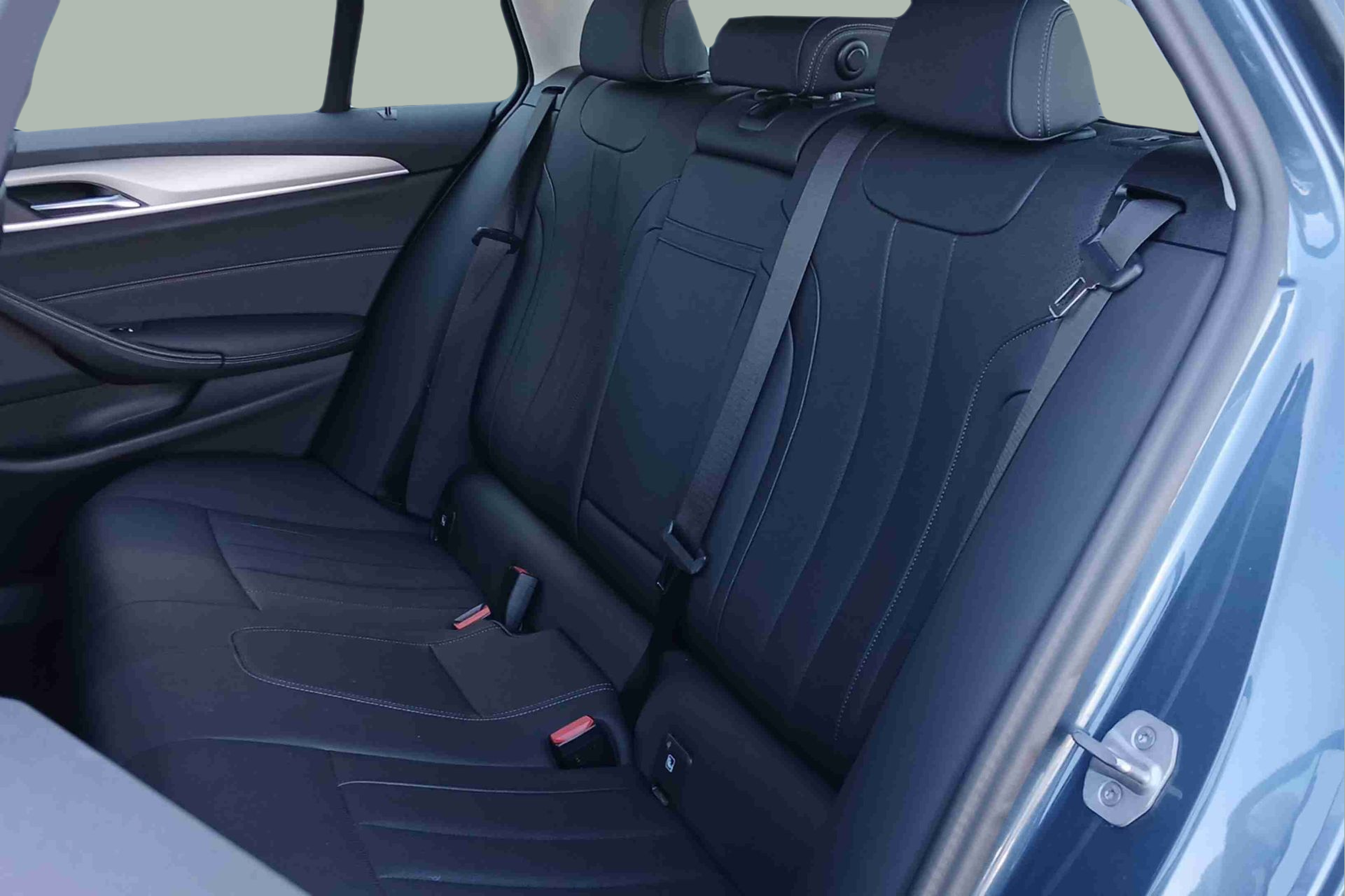 BMW Série 5 520d Touring color Azul. Año 2024. 140KW(190CV). Diesel. En concesionario Santogal Seixal de Seixal