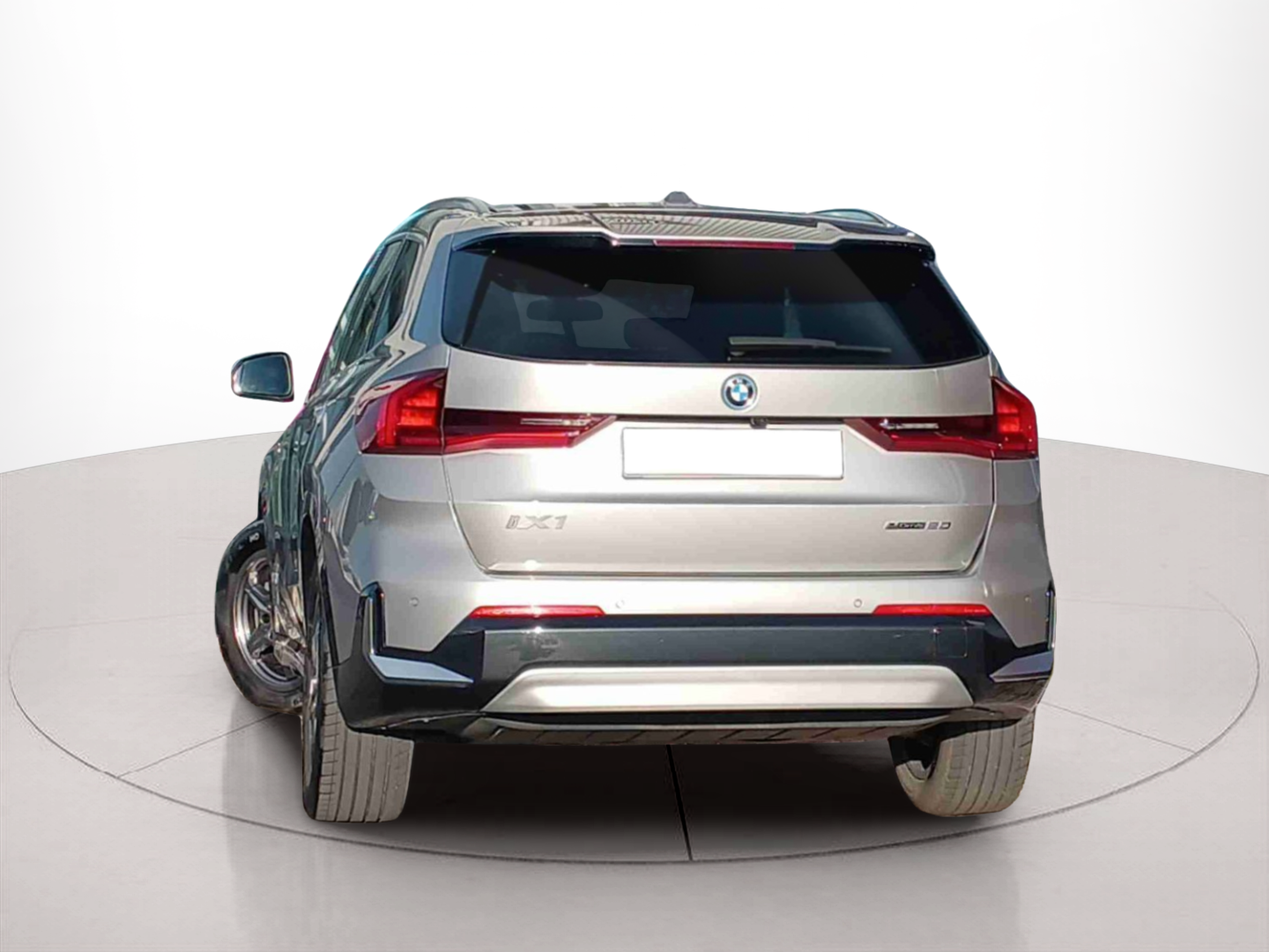 BMW iX1 eDrive20 color Gris Plata. Año 2024. 150KW(204CV). Elétrico. En concesionario Santogal Seixal de Seixal