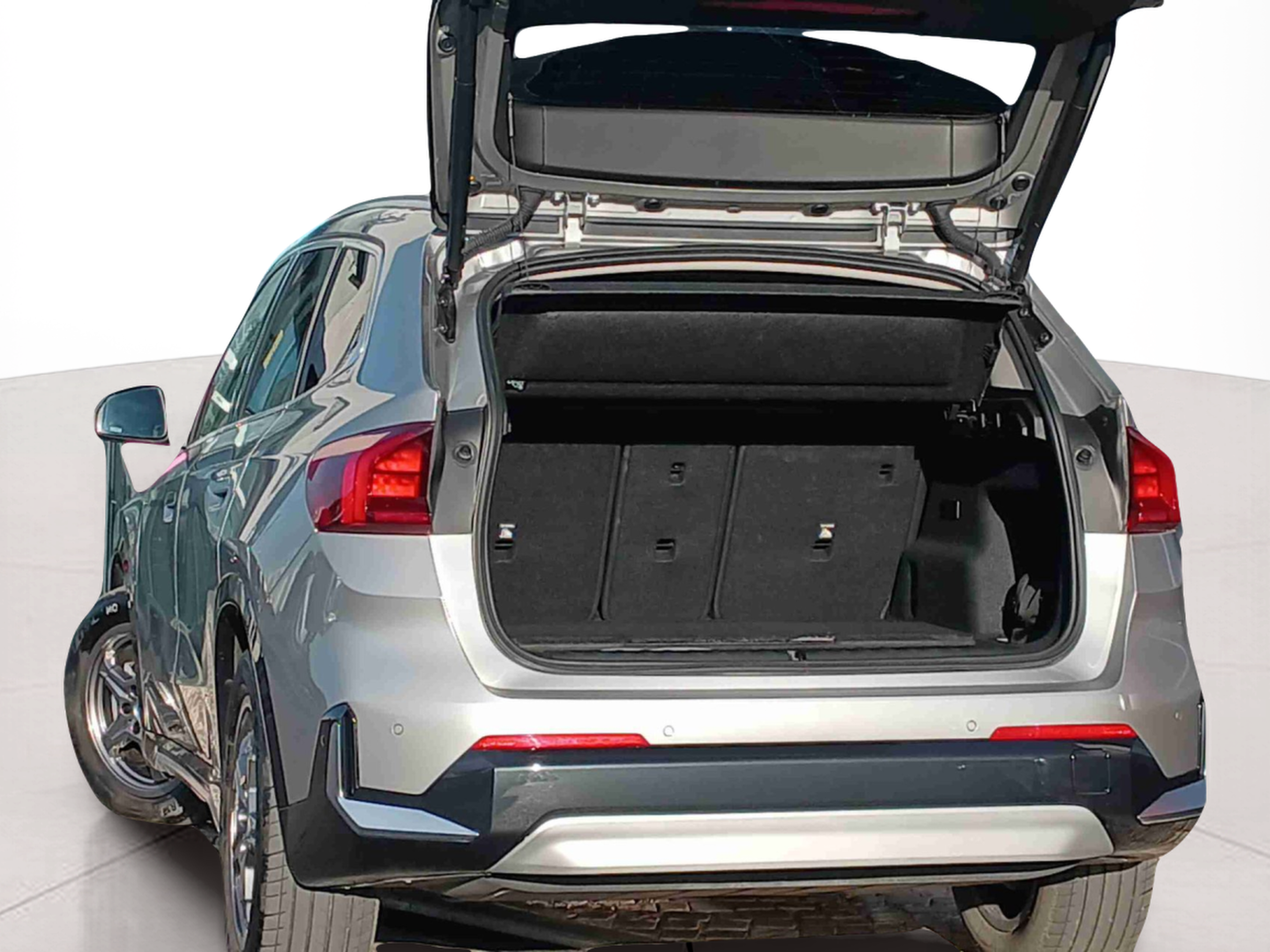 BMW iX1 eDrive20 color Gris Plata. Año 2024. 150KW(204CV). Elétrico. En concesionario Santogal Seixal de Seixal