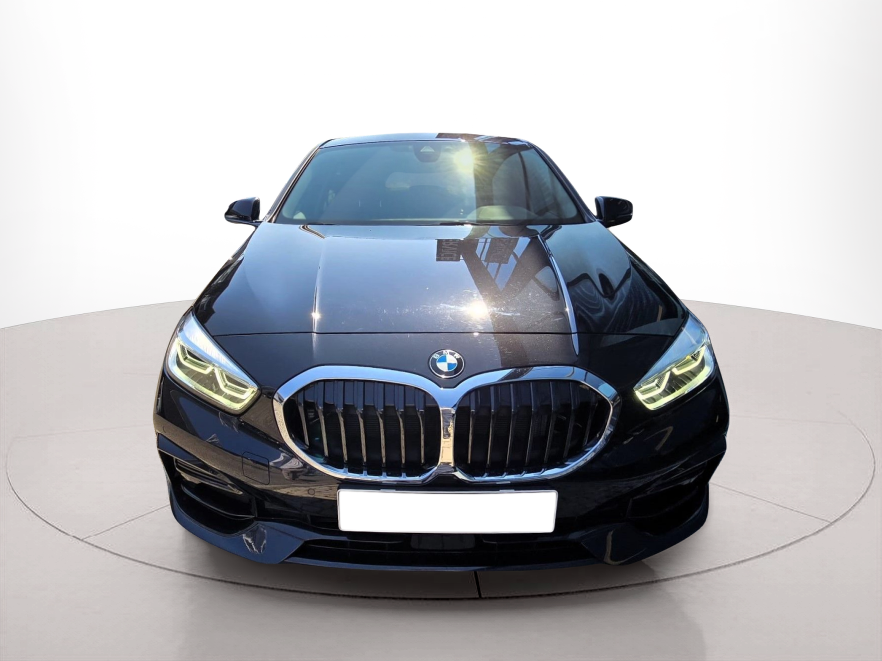 Fotos de BMW Série 1 116d color Negro. Año 2024. 85KW(116CV). Diesel. En concesionario Santogal Oeiras de Oeiras