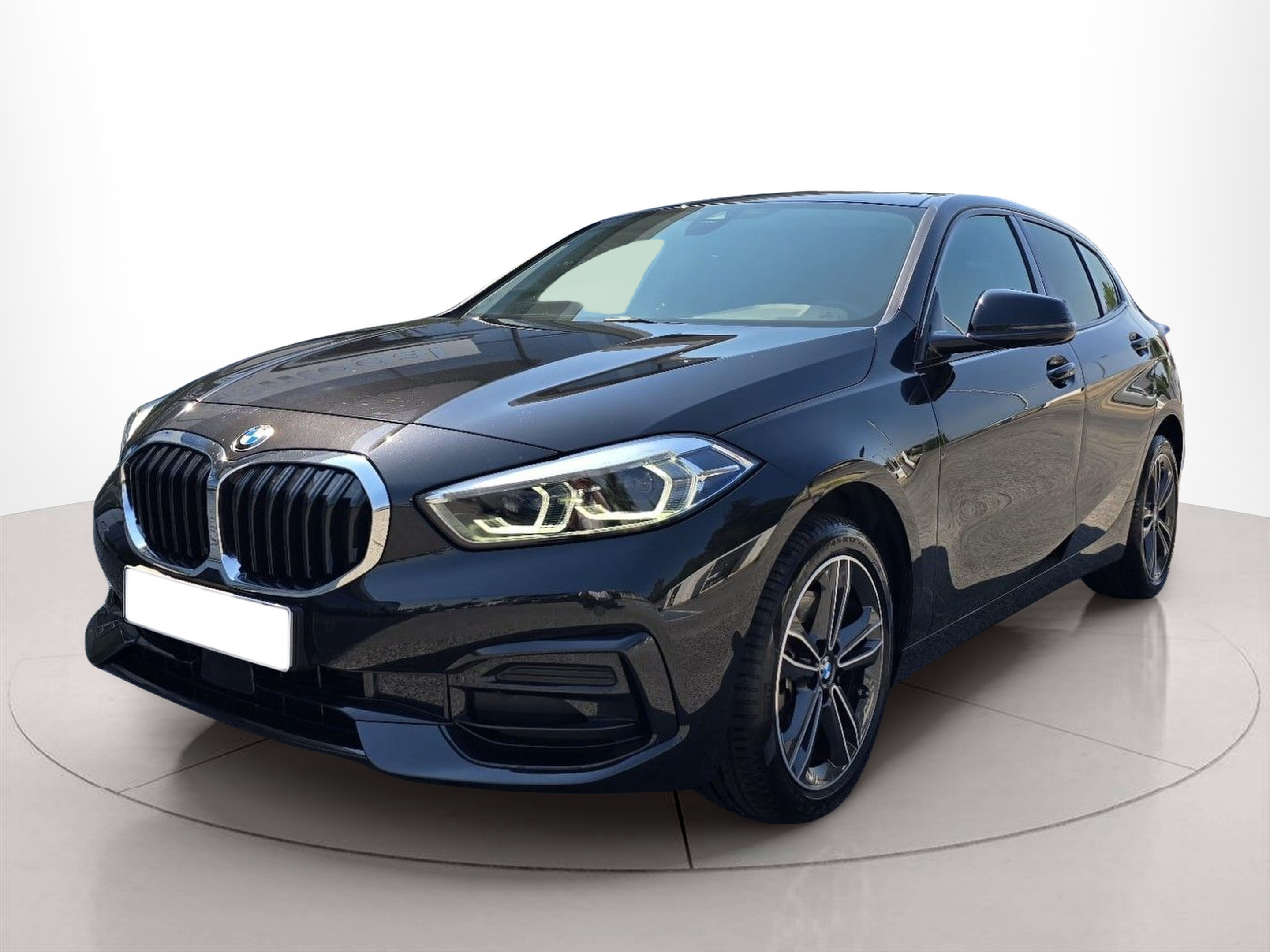 Fotos de BMW Série 1 116d color Negro. Año 2024. 85KW(116CV). Diesel. En concesionario Santogal Oeiras de Oeiras