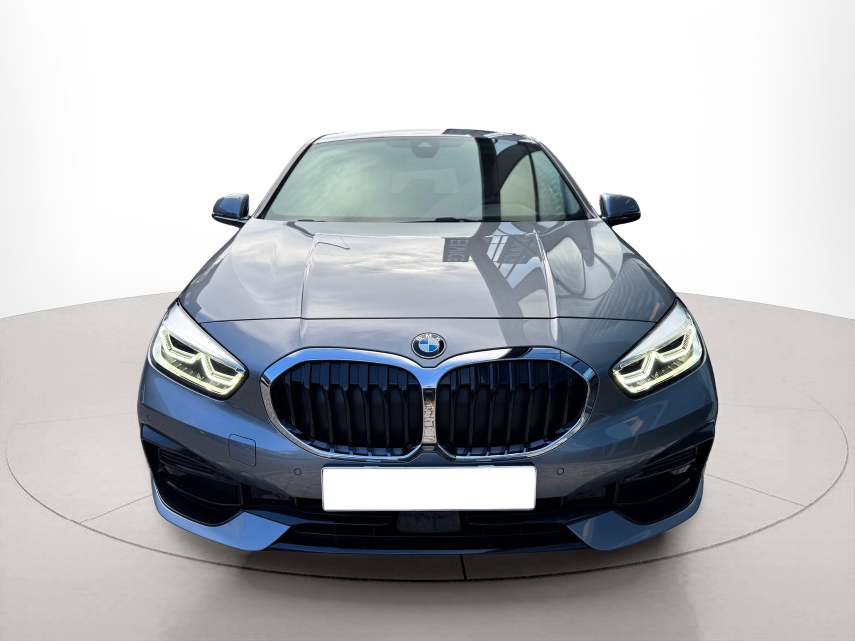 Fotos de BMW Série 1 116d color Gris. Año 2024. 85KW(116CV). Diesel. En concesionario Santogal Oeiras de Oeiras