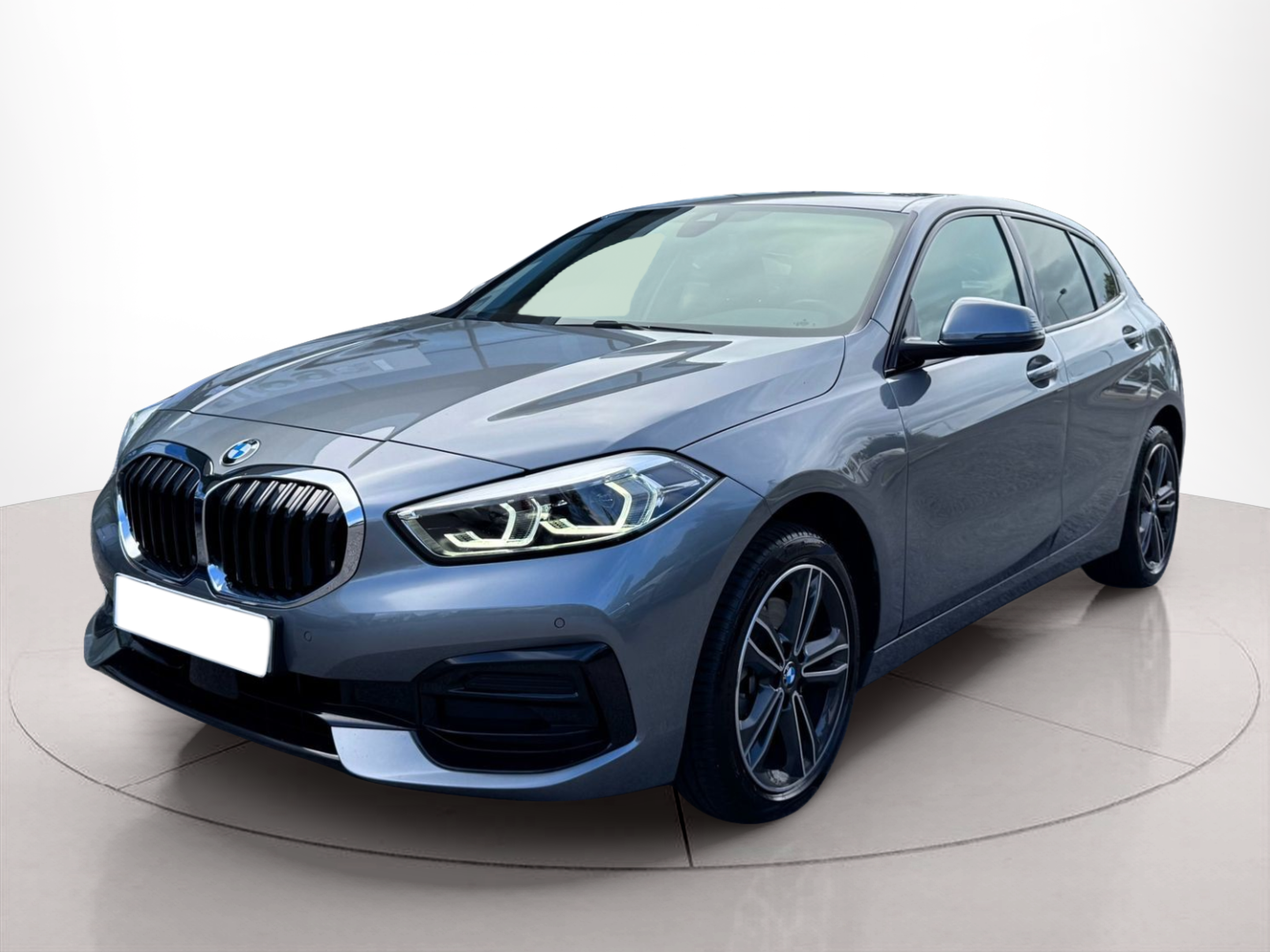 Fotos de BMW Série 1 116d color Gris. Año 2024. 85KW(116CV). Diesel. En concesionario Santogal Oeiras de Oeiras