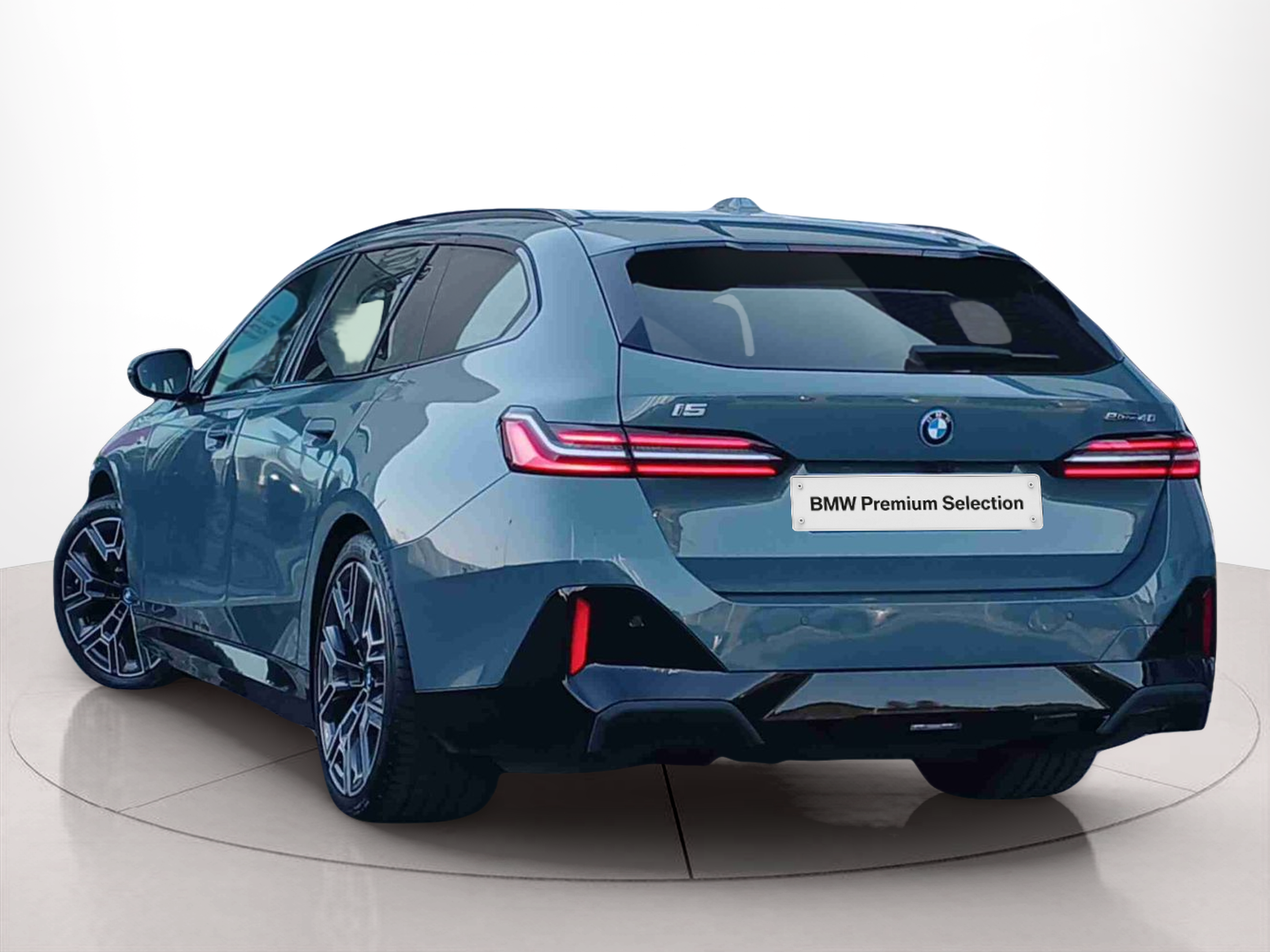BMW i5 eDrive40 color Verde. Año 2024. 250KW(340CV). Elétrico. En concesionario Santogal Seixal de Seixal