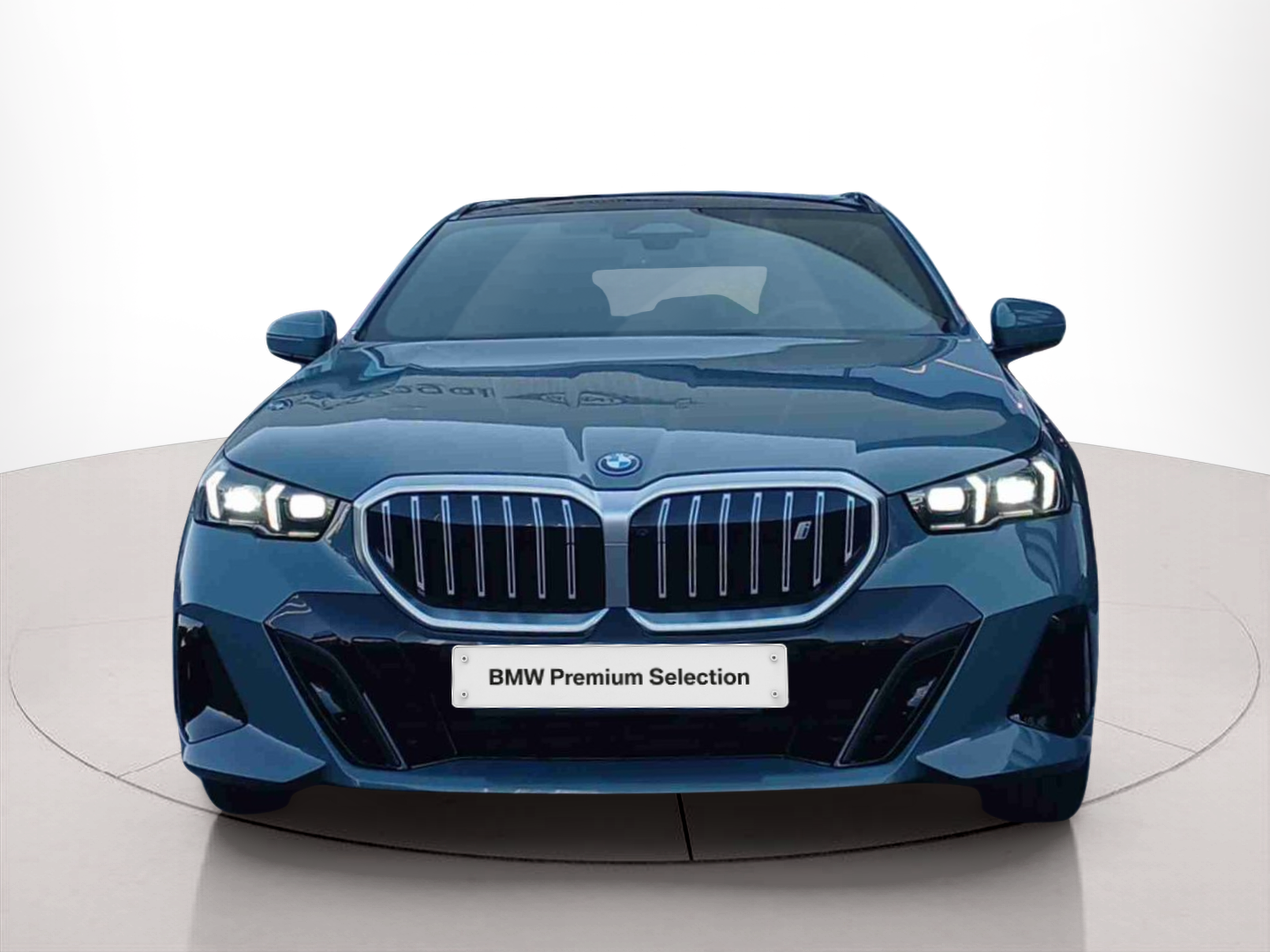 Fotos de BMW i5 eDrive40 color Verde. Año 2024. 250KW(340CV). Elétrico. En concesionario Santogal Seixal de Seixal