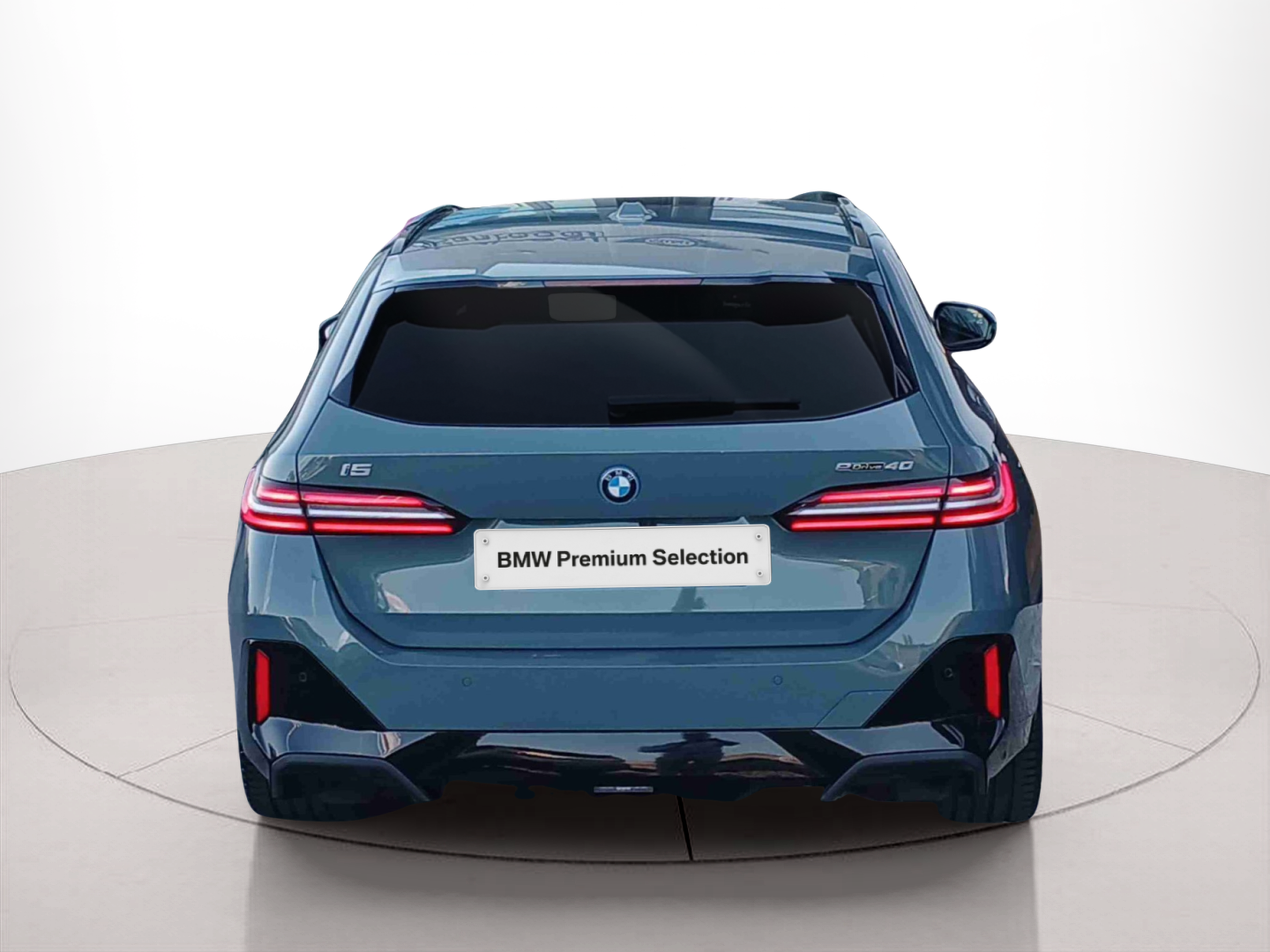 BMW i5 eDrive40 color Verde. Año 2024. 250KW(340CV). Elétrico. En concesionario Santogal Seixal de Seixal