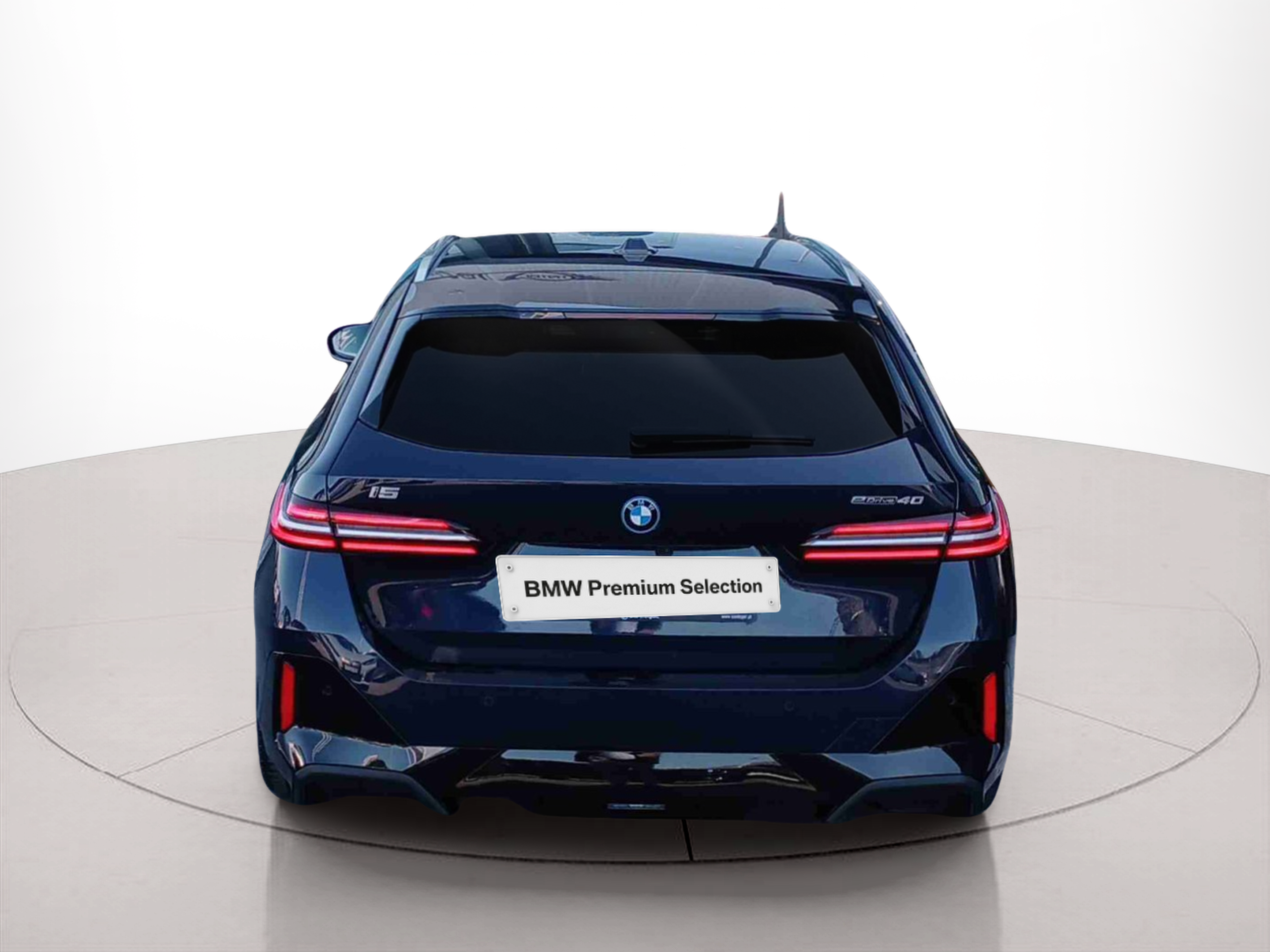 BMW i5 eDrive40 color Azul. Año 2024. 250KW(340CV). Elétrico. En concesionario Santogal Seixal de Seixal