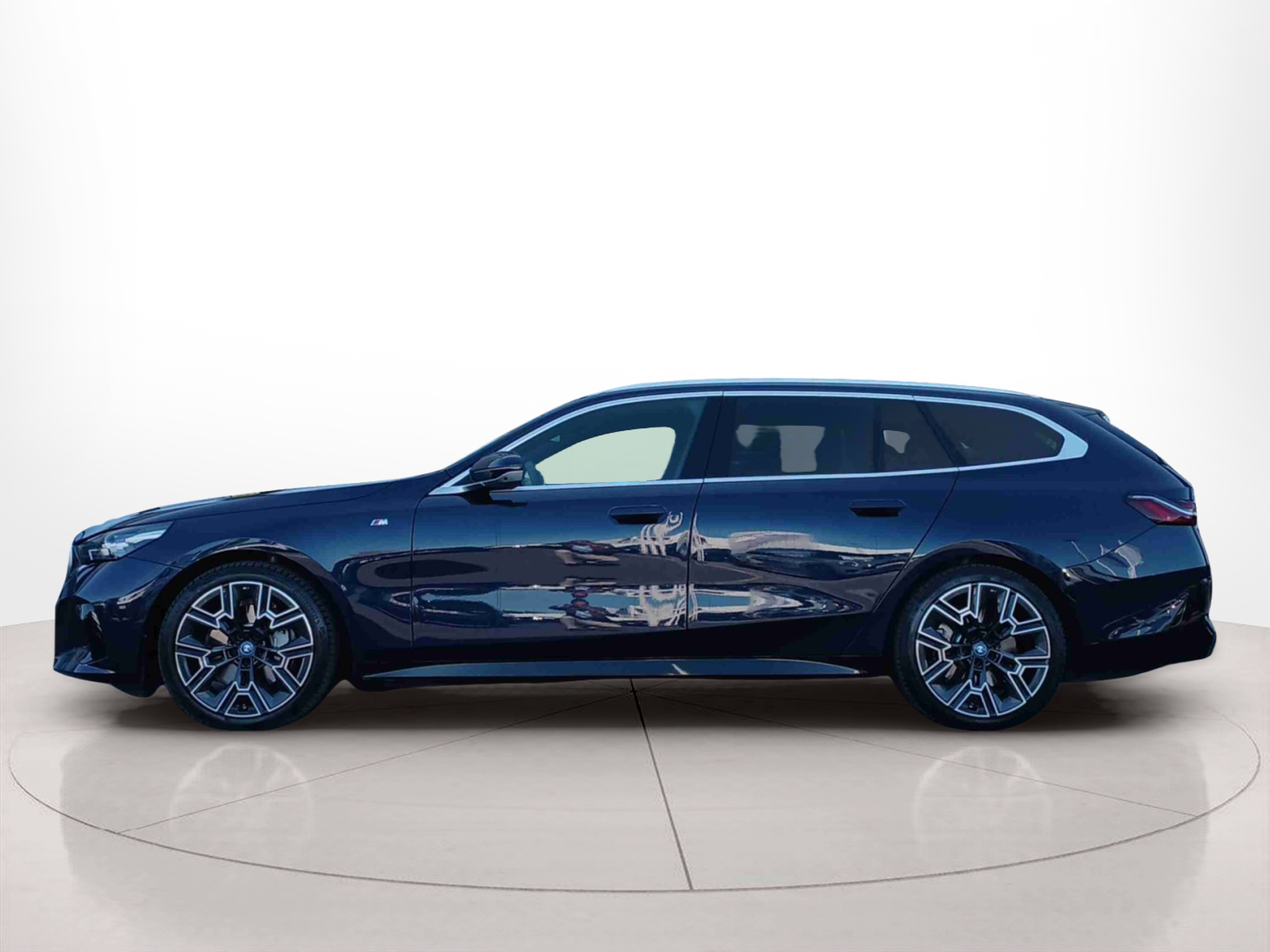 BMW i5 eDrive40 color Azul. Año 2024. 250KW(340CV). Elétrico. En concesionario Santogal Seixal de Seixal