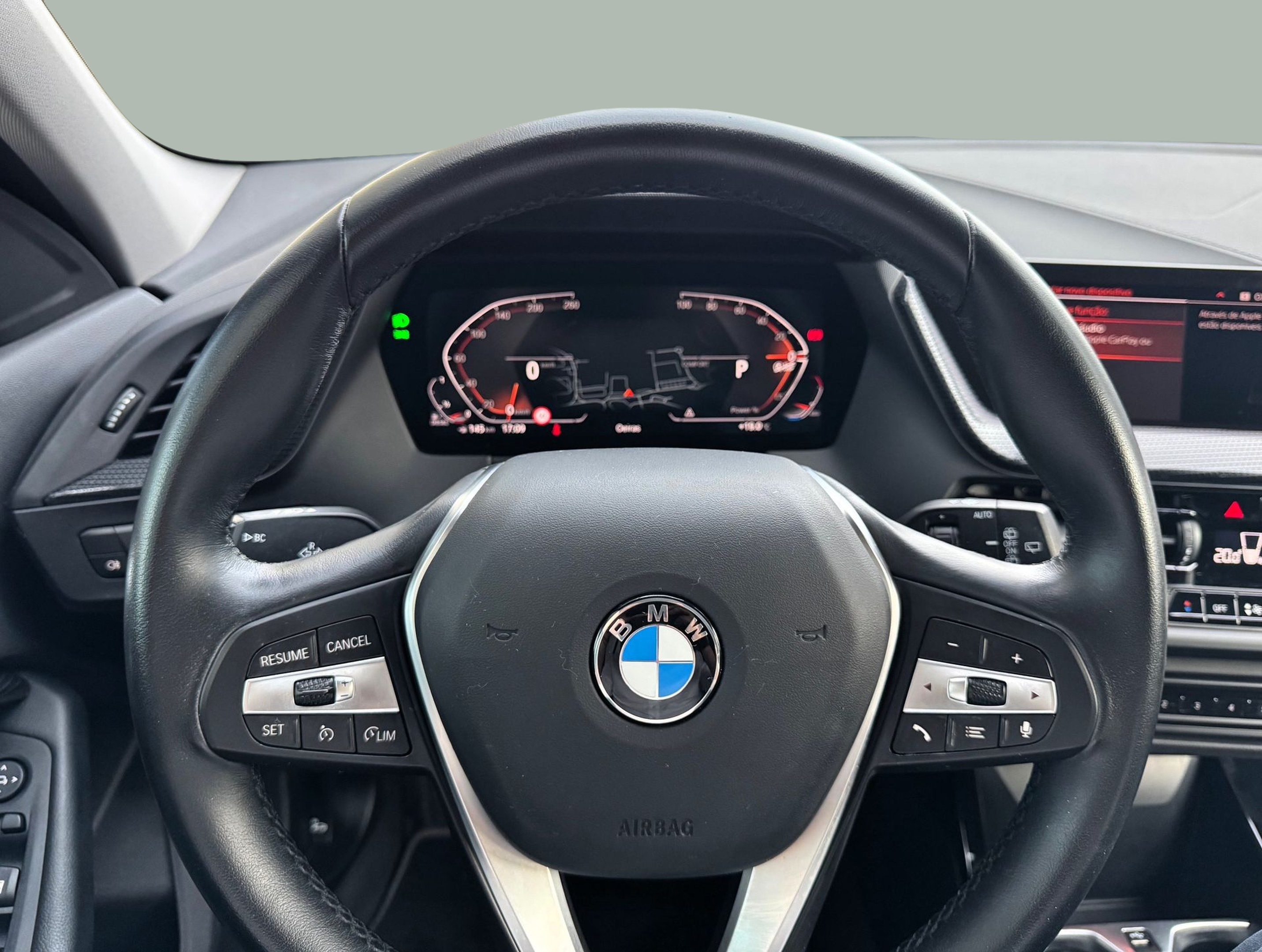 BMW Série 1 116d color Blanco. Año 2024. 85KW(116CV). Diesel. En concesionario Santogal Oeiras de Oeiras