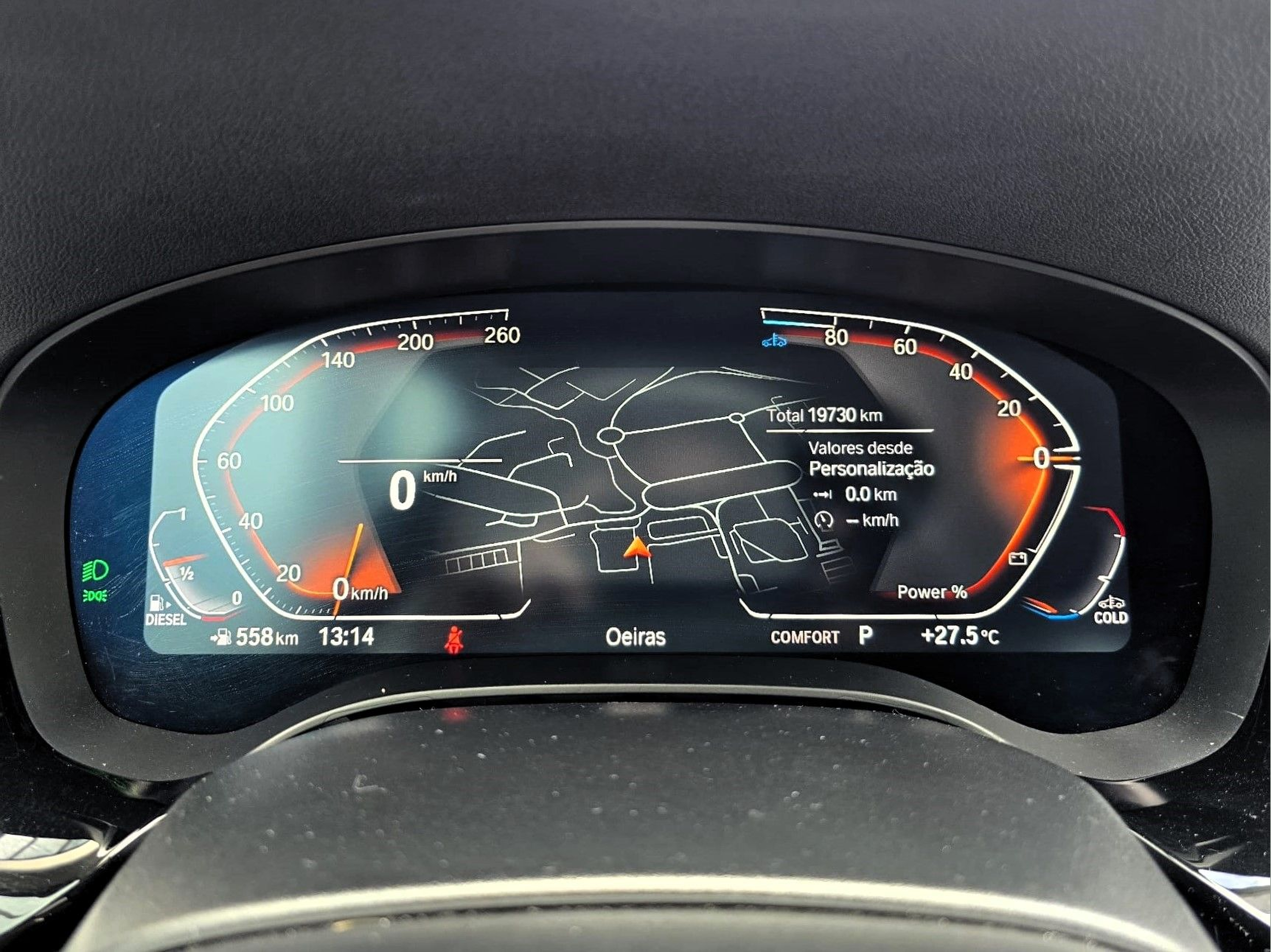 BMW Série 5 520d Touring color Azul. Año 2024. 140KW(190CV). Diesel. En concesionario Santogal Oeiras de Oeiras