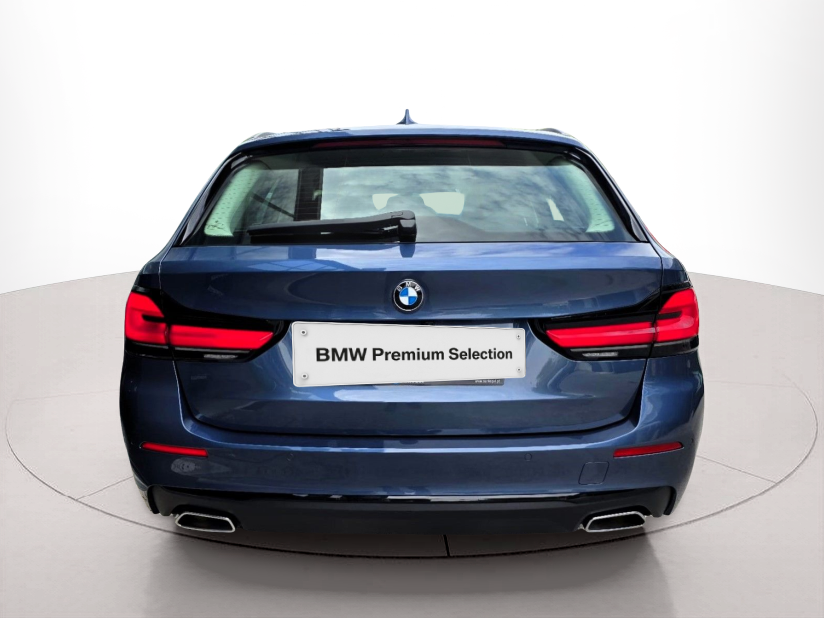 BMW Série 5 520d Touring color Azul. Año 2024. 140KW(190CV). Diesel. En concesionario Santogal Oeiras de Oeiras