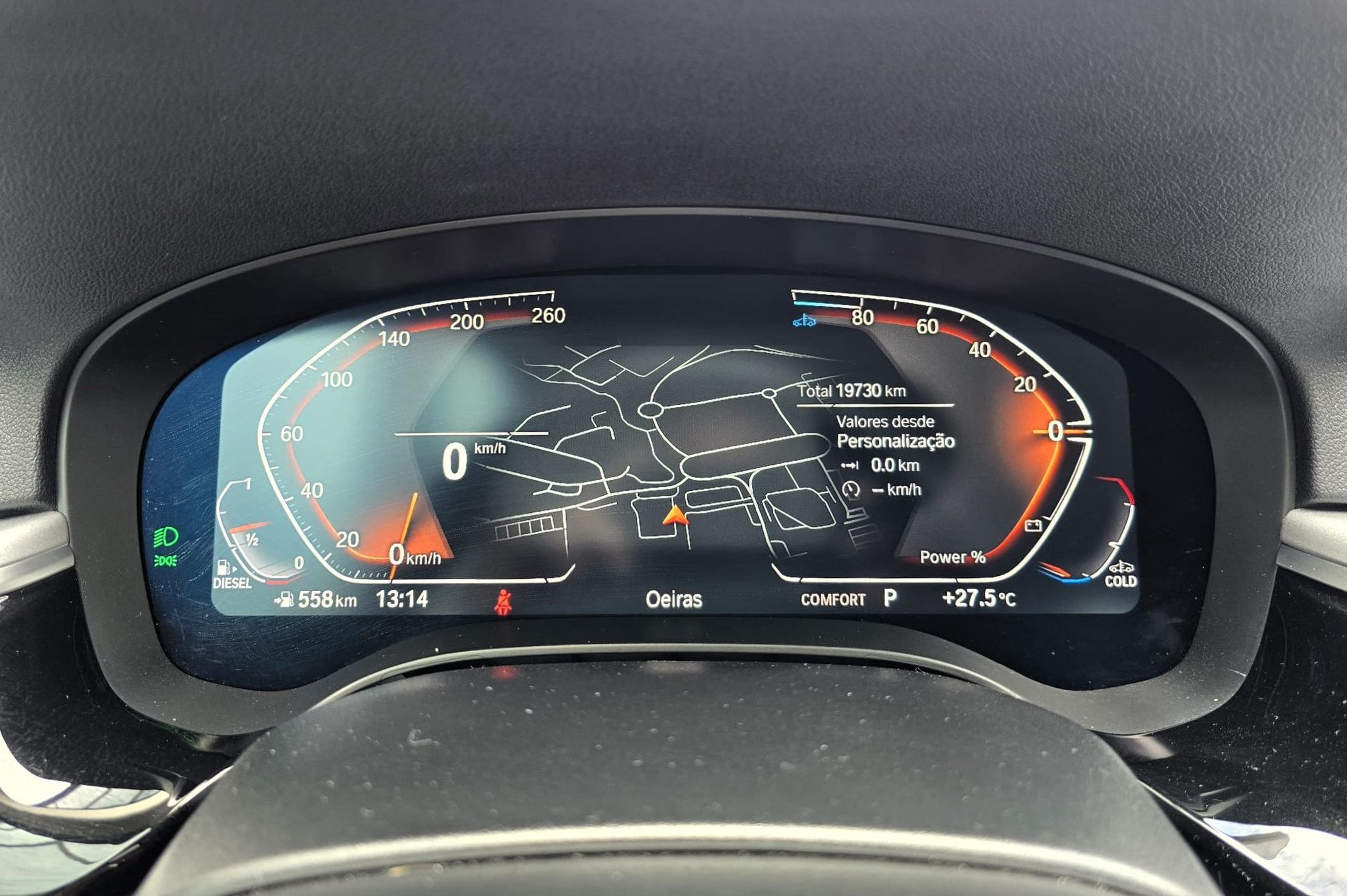 BMW Série 5 520d Touring color Azul. Año 2024. 140KW(190CV). Diesel. En concesionario Santogal Oeiras de Oeiras