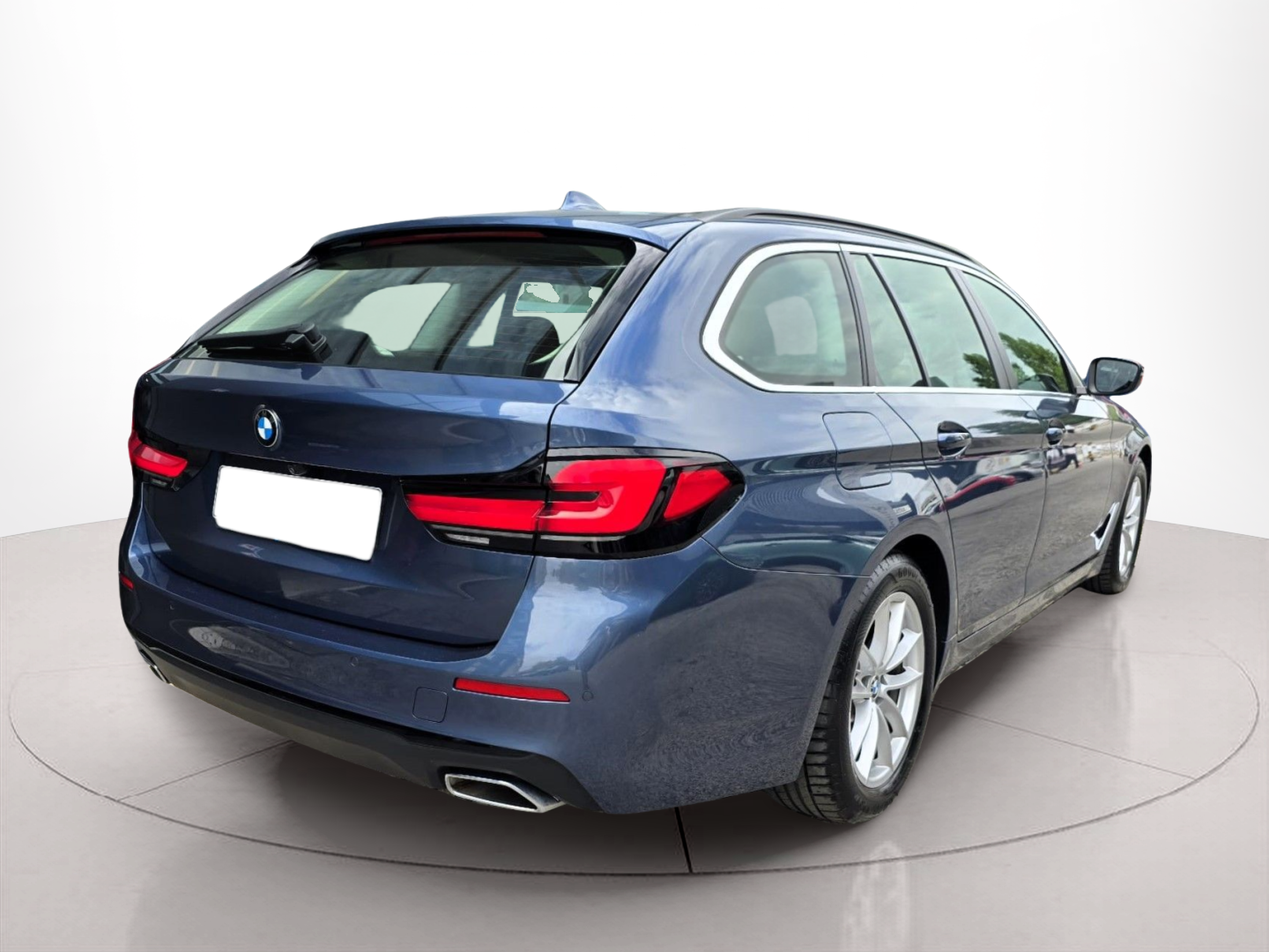 BMW Série 5 520d Touring color Azul. Año 2024. 140KW(190CV). Diesel. En concesionario Santogal Oeiras de Oeiras