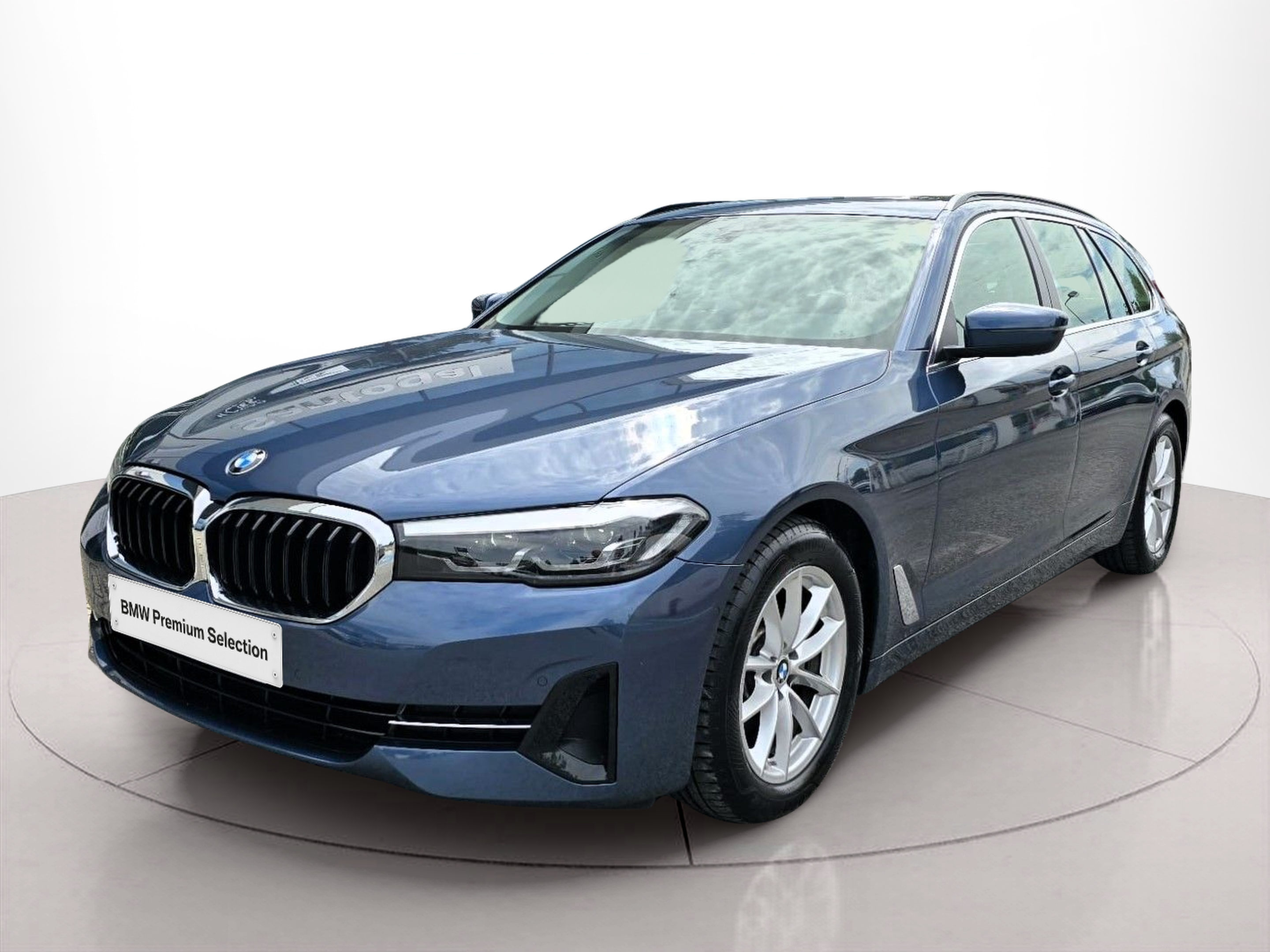 Fotos de BMW Série 5 520d Touring color Azul. Año 2024. 140KW(190CV). Diesel. En concesionario Santogal Oeiras de Oeiras