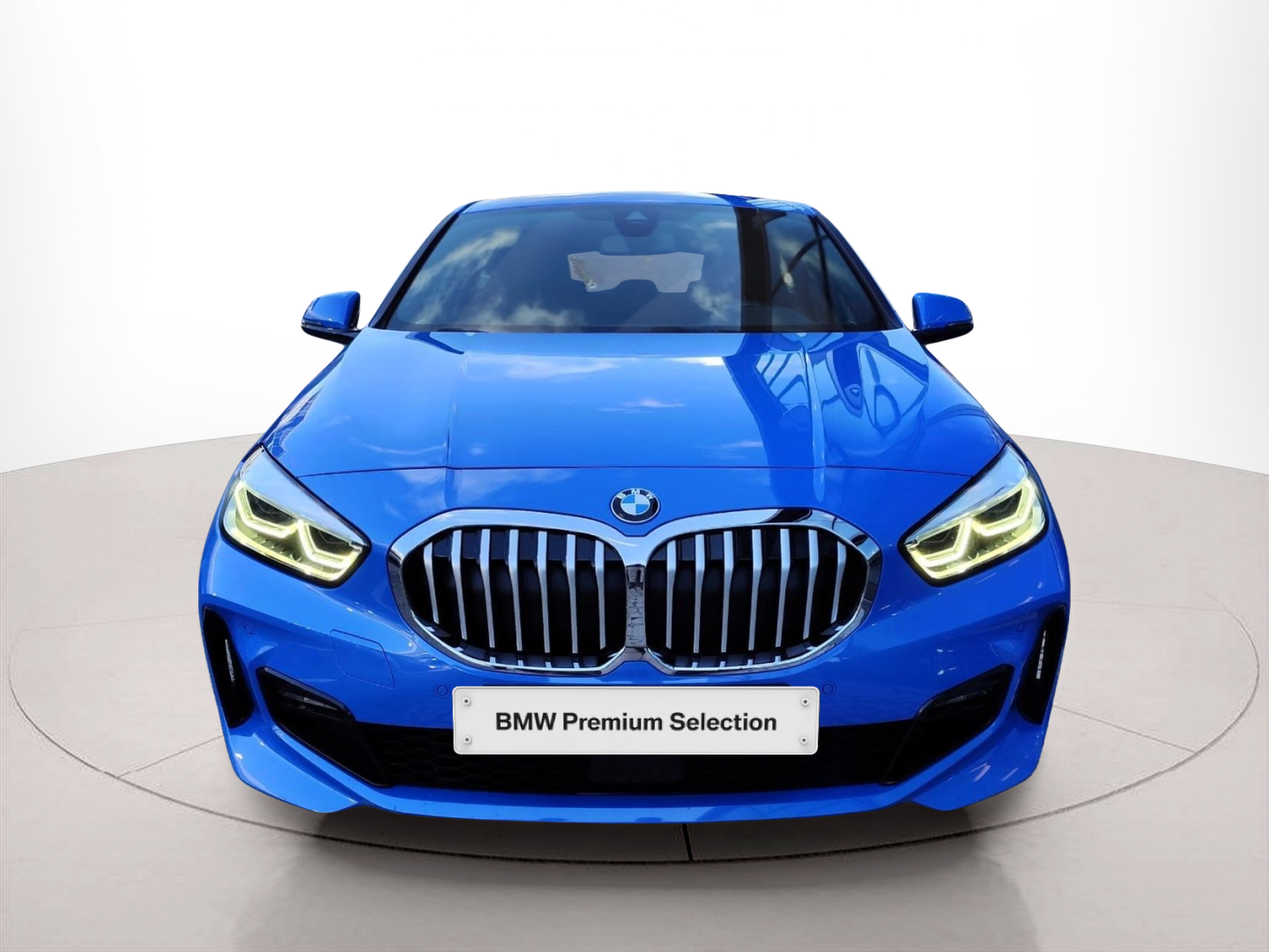 Fotos de BMW Série 1 116d color Azul. Año 2024. 85KW(116CV). Diesel. En concesionario Santogal Oeiras de Oeiras