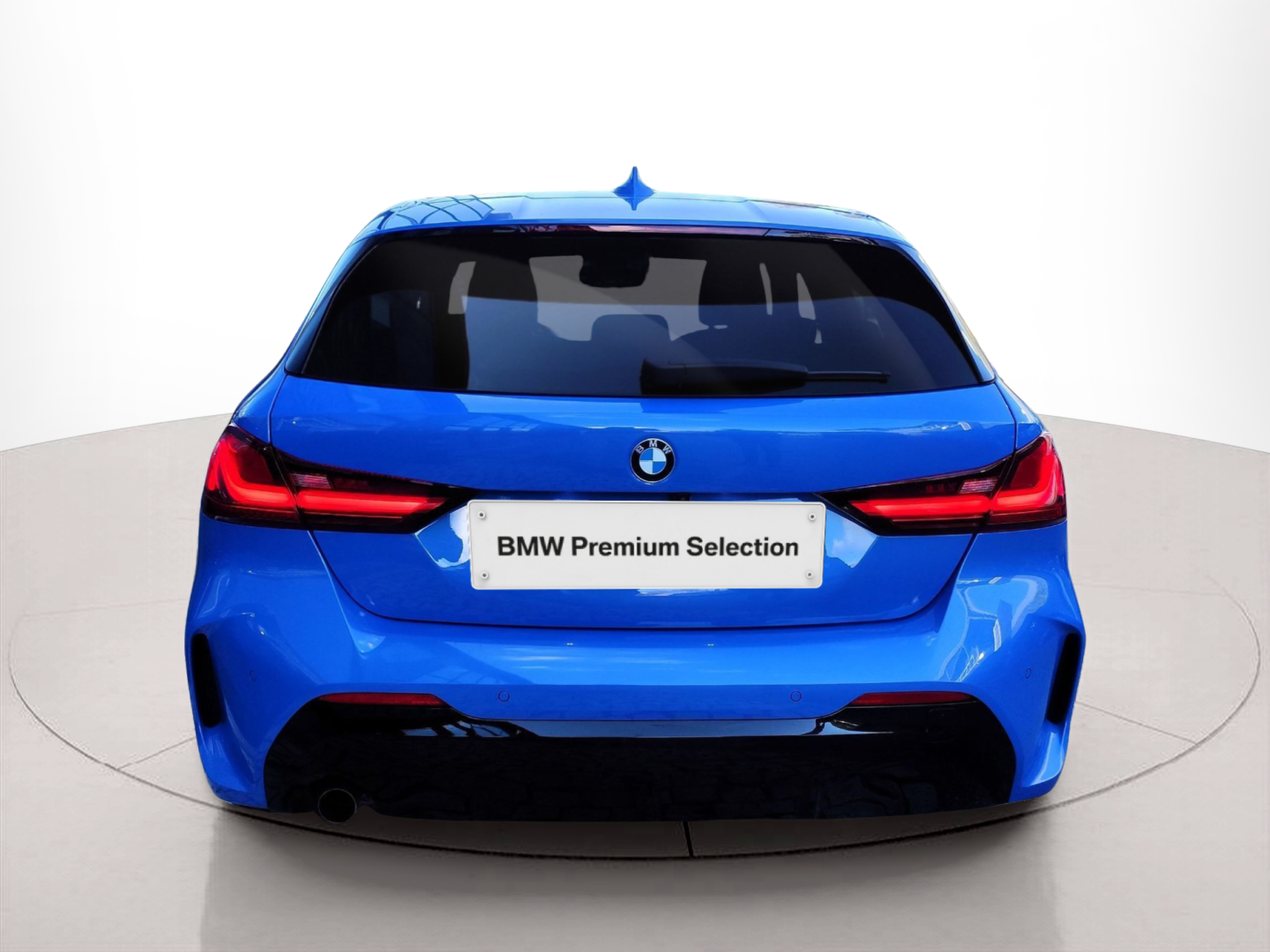 BMW Série 1 116d color Azul. Año 2024. 85KW(116CV). Diesel. En concesionario Santogal Oeiras de Oeiras