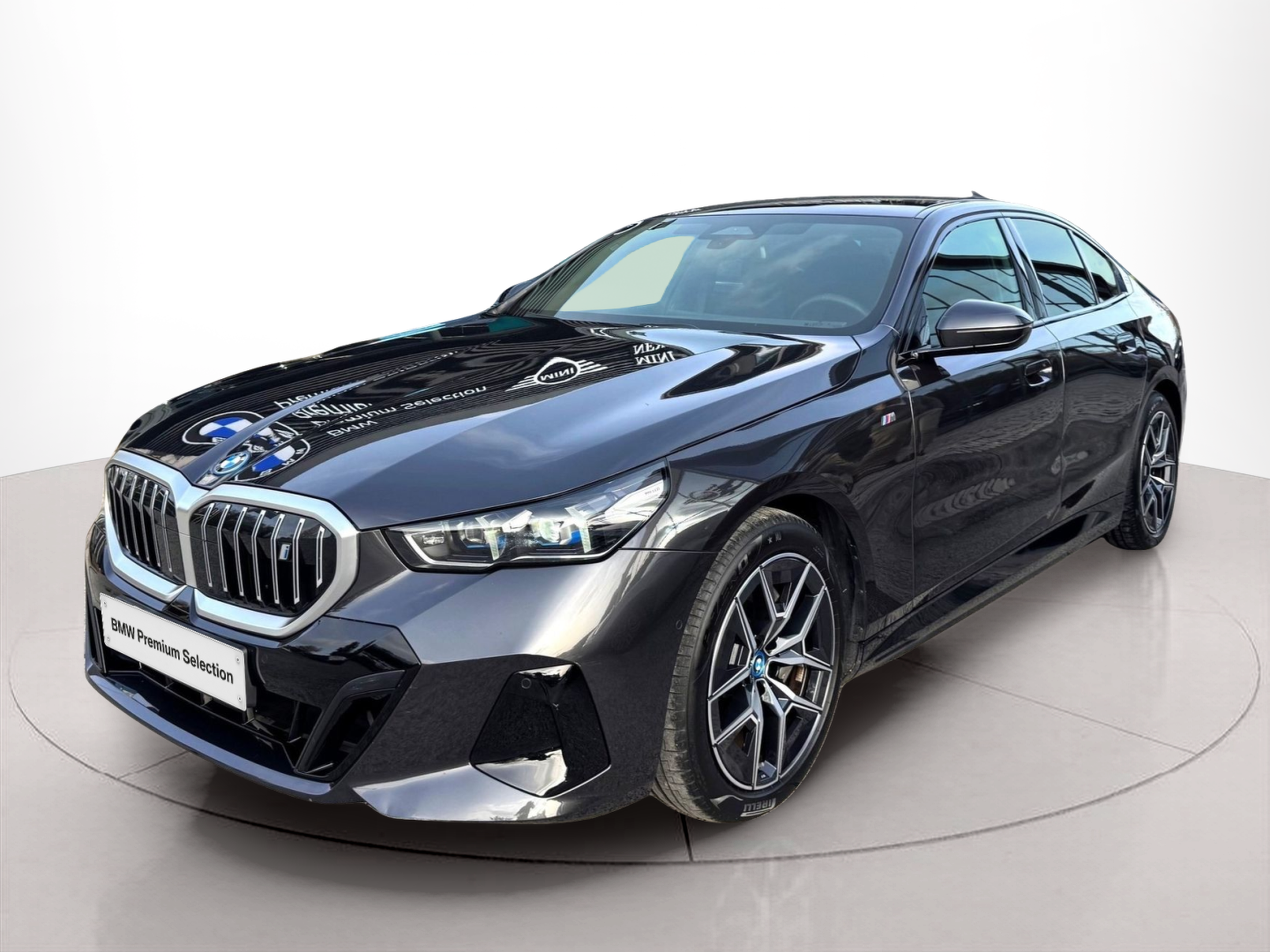 Fotos de BMW i5 eDrive40 color Gris. Año 2024. 250KW(340CV). Elétrico. En concesionario Santogal Oeiras de Oeiras