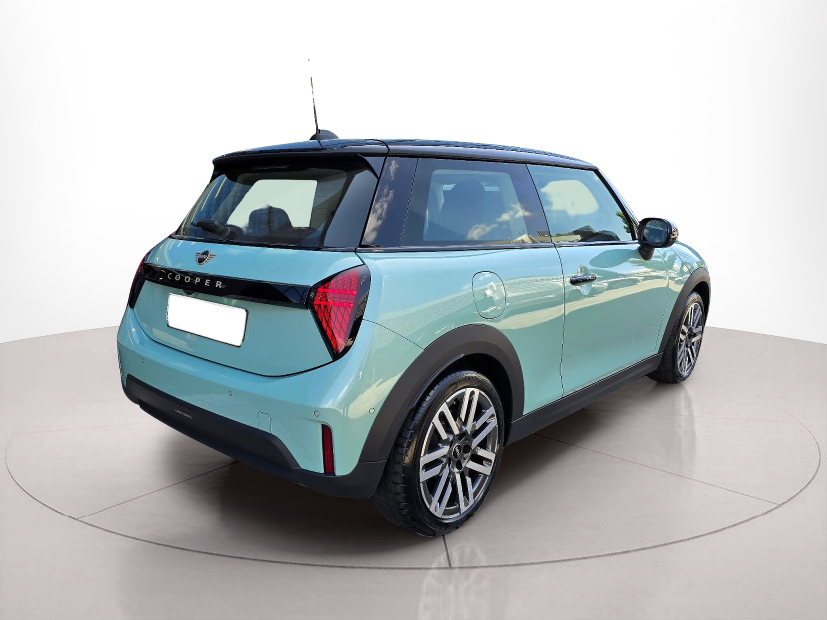 fotoG 3 del MINI MINI 3 Portas Cooper C 115 kW (156 CV) 156cv Gasolina de 2024 em Oeiras