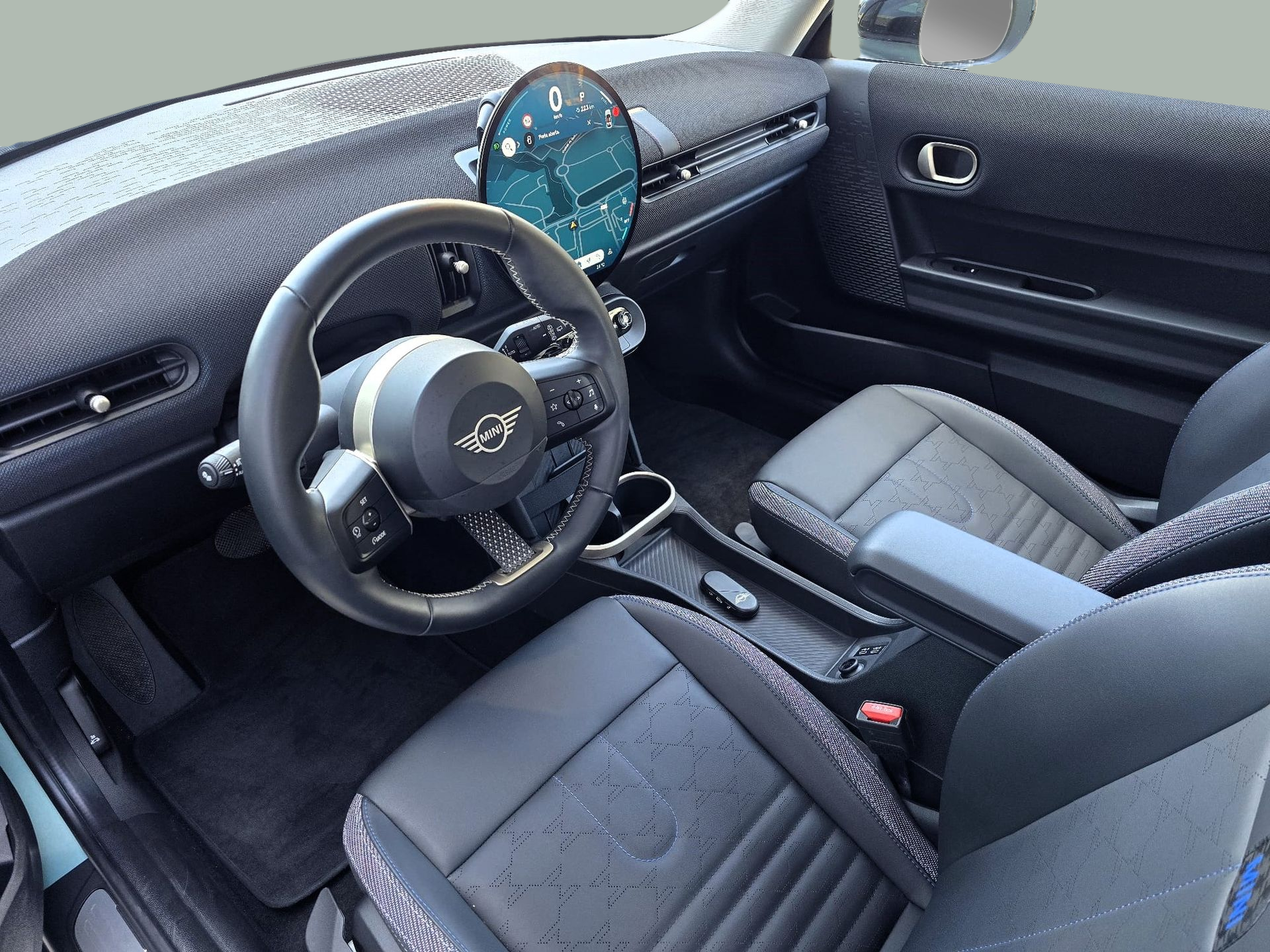 fotoG 11 del MINI MINI 3 Portas Cooper C 115 kW (156 CV) 156cv Gasolina de 2024 em Oeiras