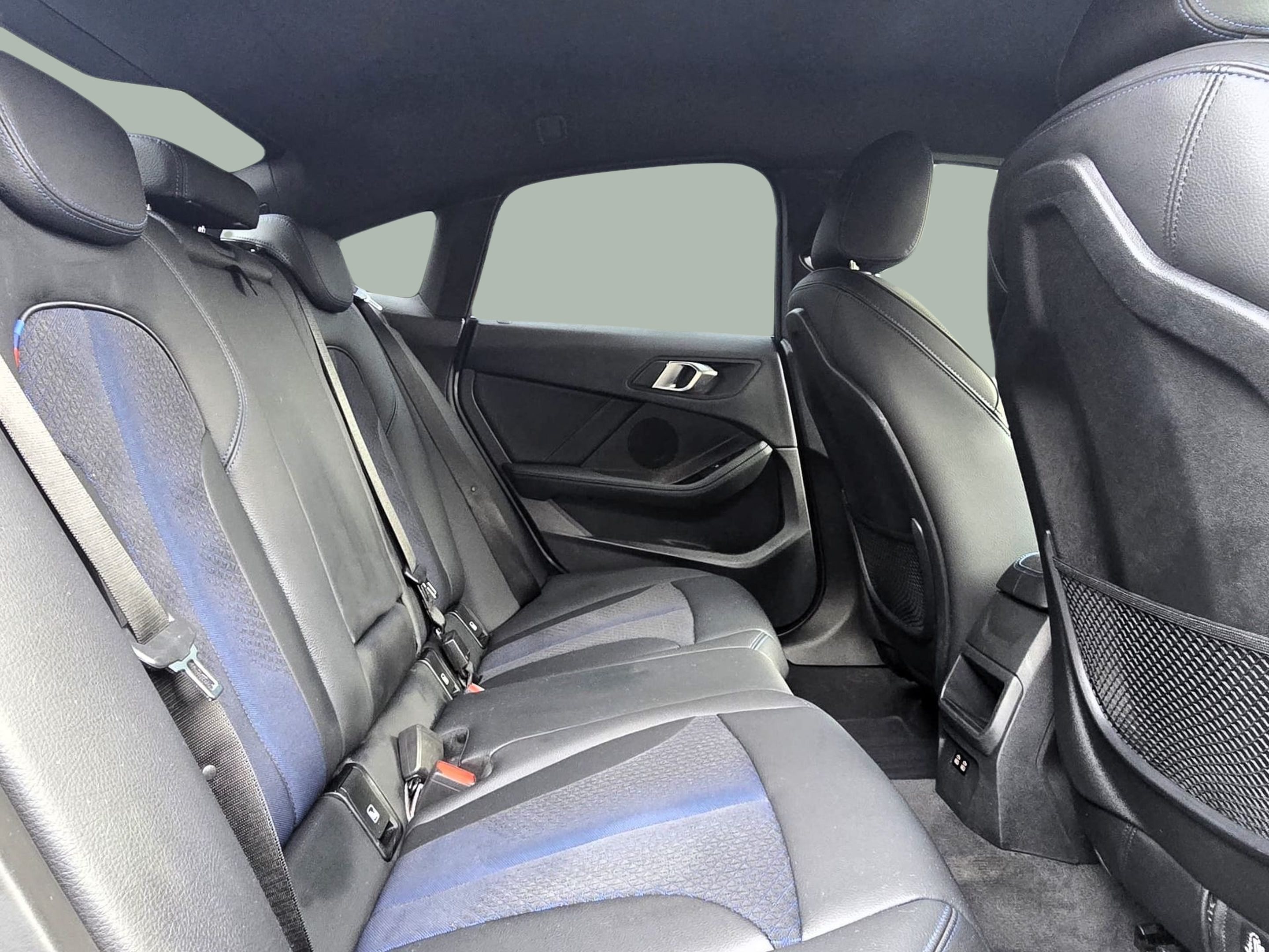 BMW Série 2 216d Gran Coupe color Gris. Año 2024. 85KW(116CV). Diesel. En concesionario Santogal Oeiras de Oeiras