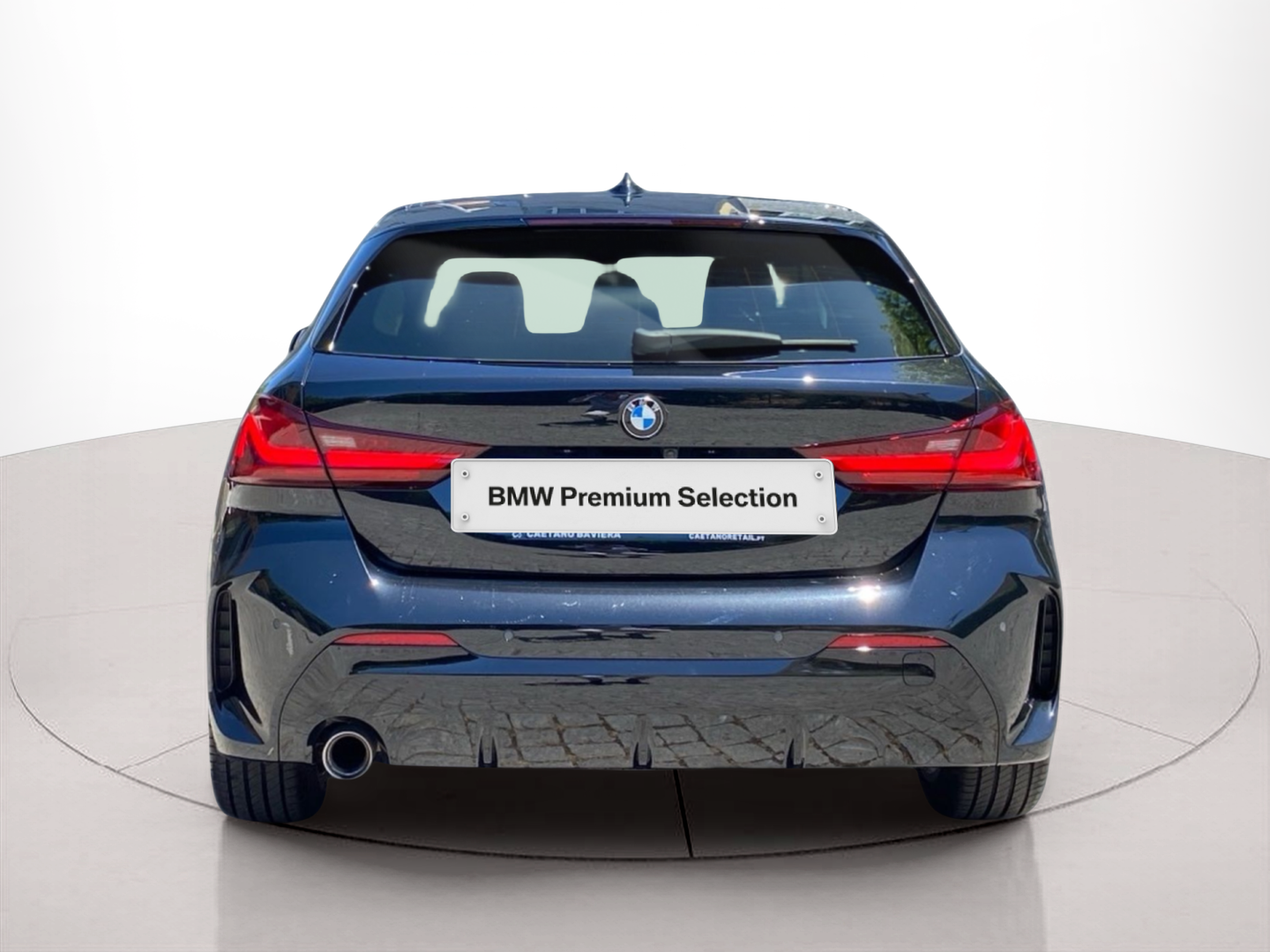 Fotos de BMW Série 1 116d color Negro. Año 2024. 85KW(116CV). Diesel. En concesionario Santogal Praça de Espanha - Lisboa de Lisboa