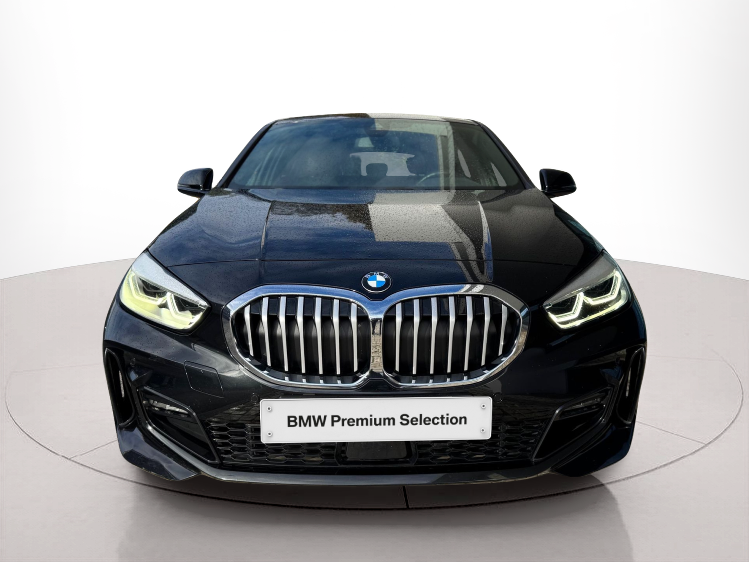 Fotos de BMW Série 1 116d color Negro. Año 2024. 85KW(116CV). Diesel. En concesionario Santogal Oeiras de Oeiras