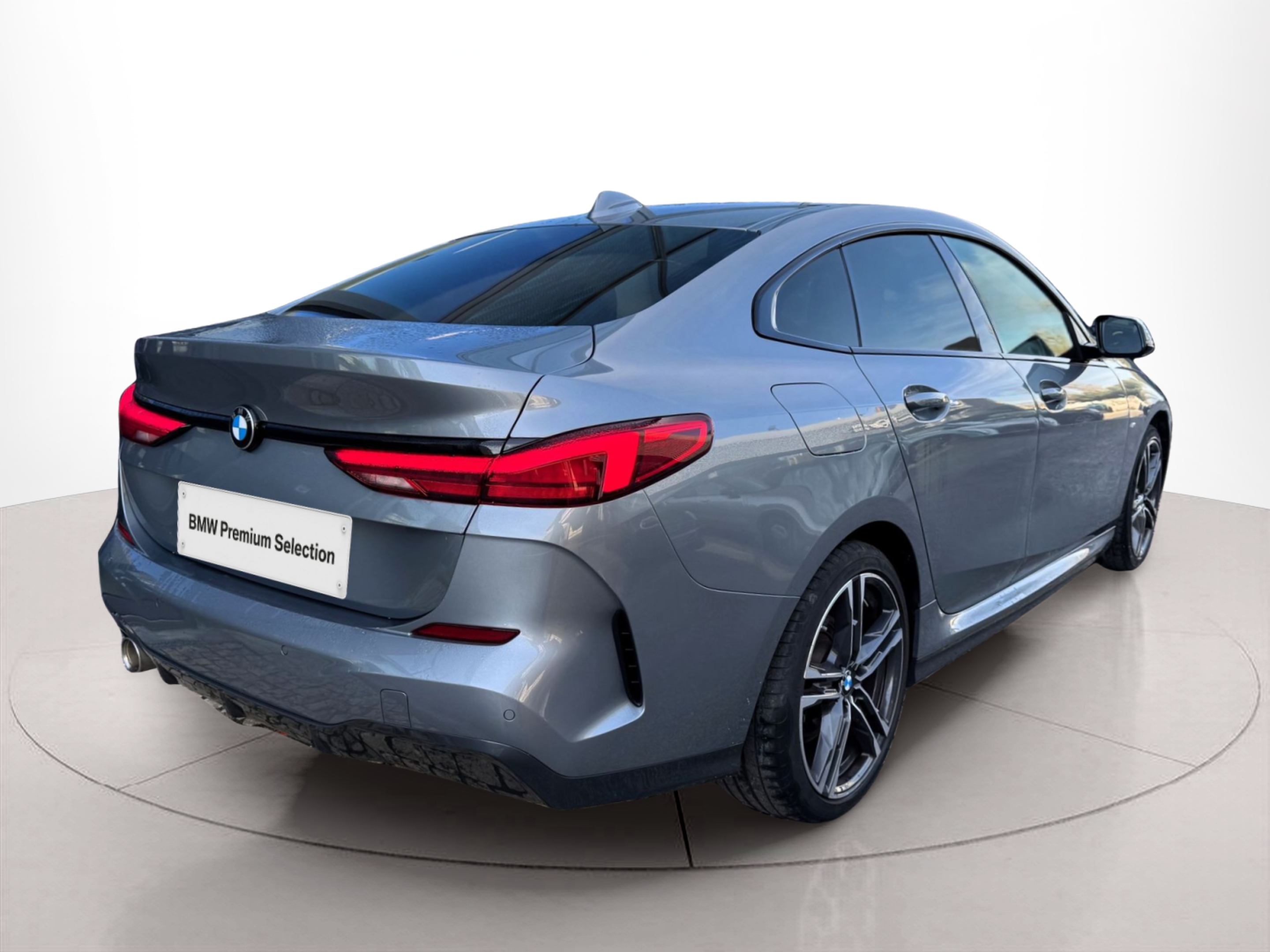 BMW Série 2 216d Gran Coupe color Gris. Año 2024. 85KW(116CV). Diesel. En concesionario Santogal Oeiras de Oeiras