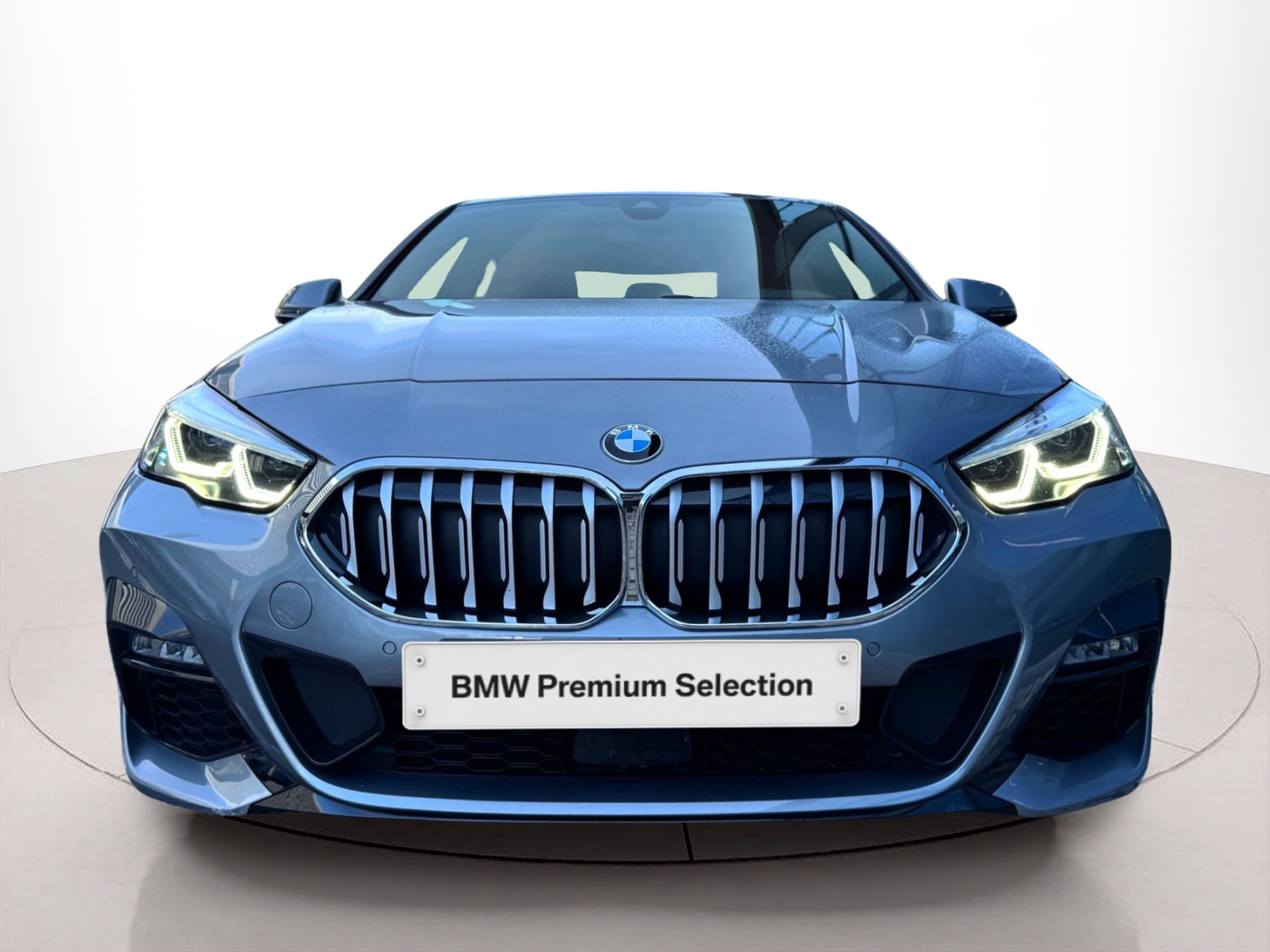 Fotos de BMW Série 2 216d Gran Coupe color Gris. Año 2024. 85KW(116CV). Diesel. En concesionario Santogal Oeiras de Oeiras