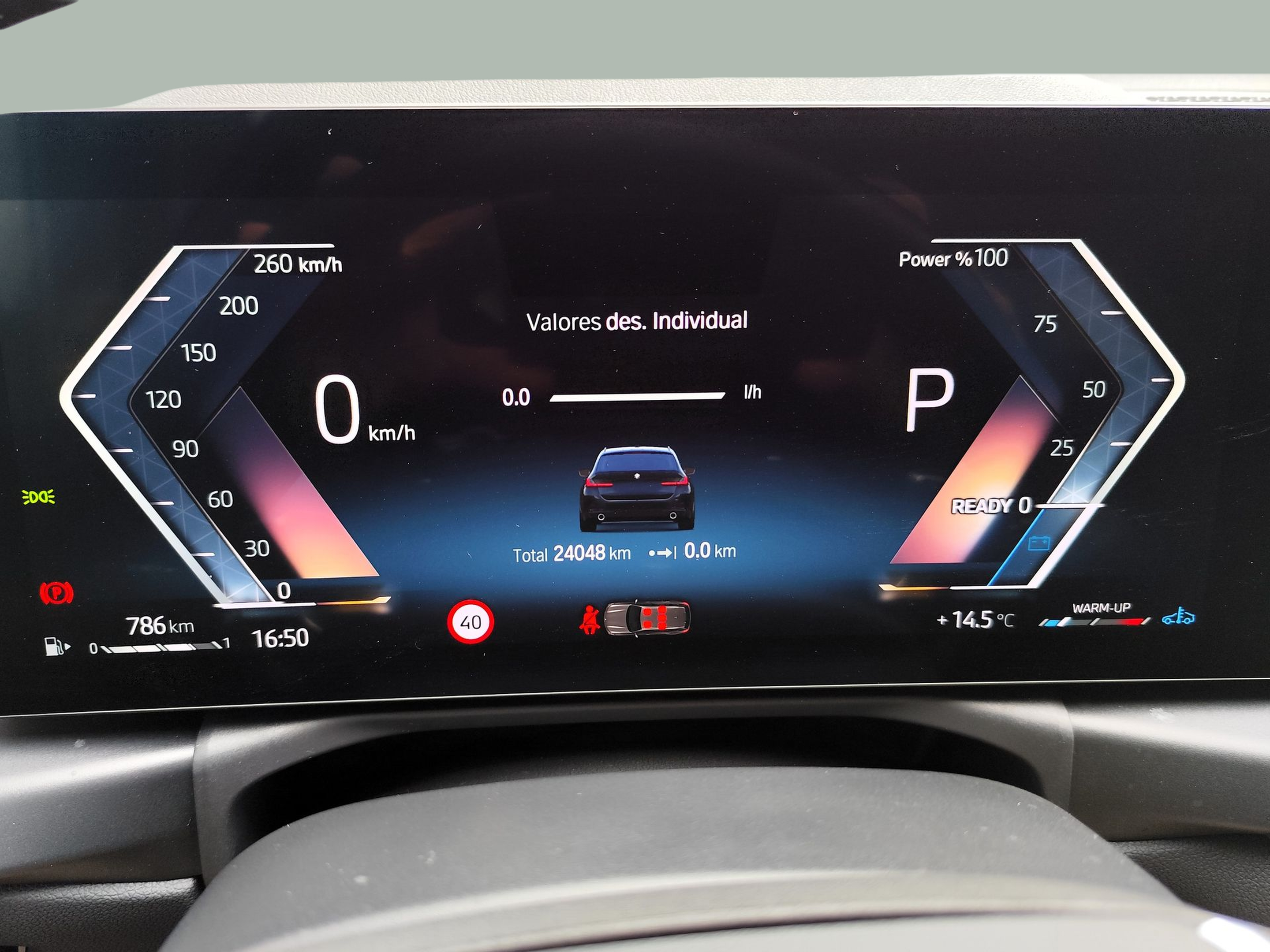 BMW Série 3 318d Touring color Negro. Año 2024. 110KW(150CV). Diesel. En concesionario Santogal Oeiras de Oeiras