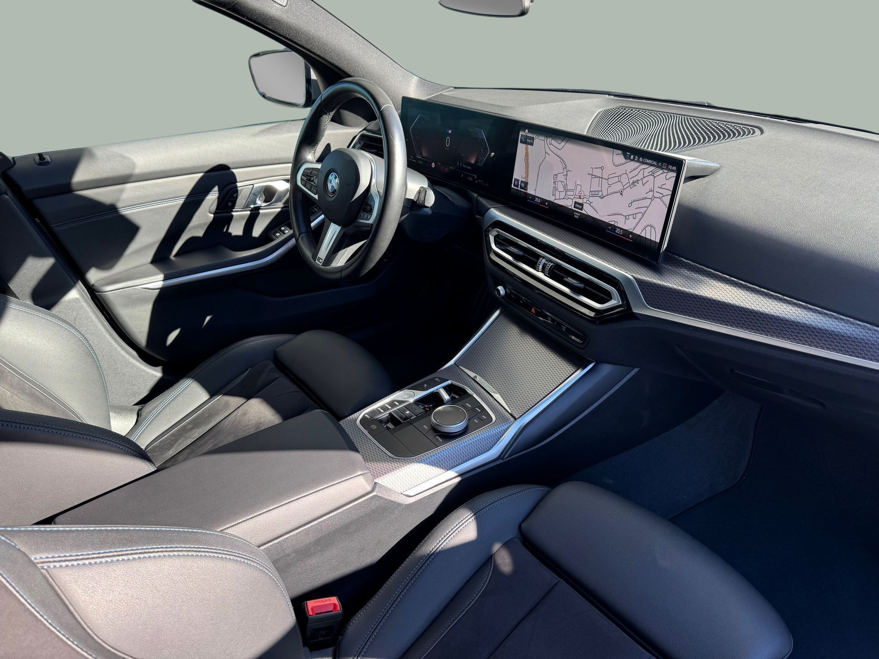 BMW Série 3 320d Touring color Gris. Año 2024. 140KW(190CV). Diesel. En concesionario Santogal Oeiras de Oeiras