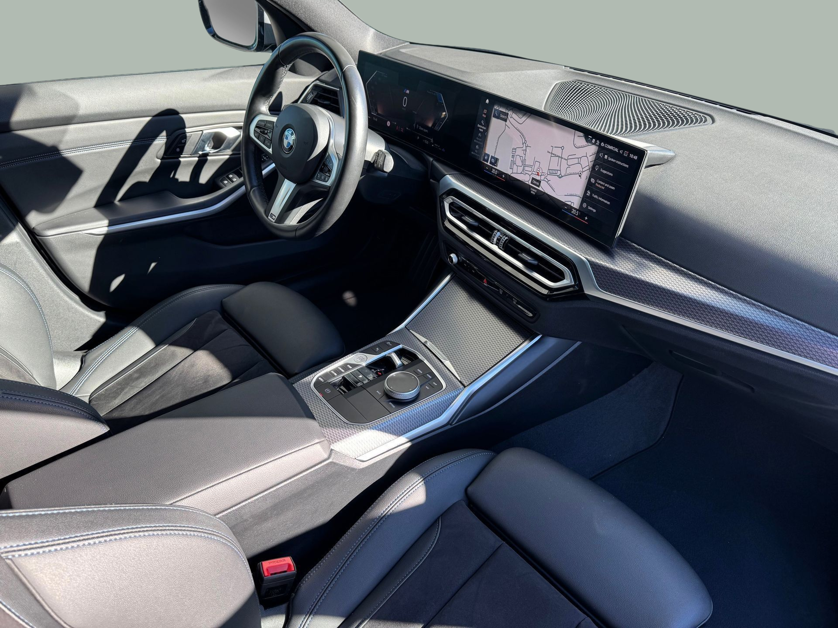 BMW Série 3 320d Touring color Gris. Año 2024. 140KW(190CV). Diesel. En concesionario Santogal Oeiras de Oeiras